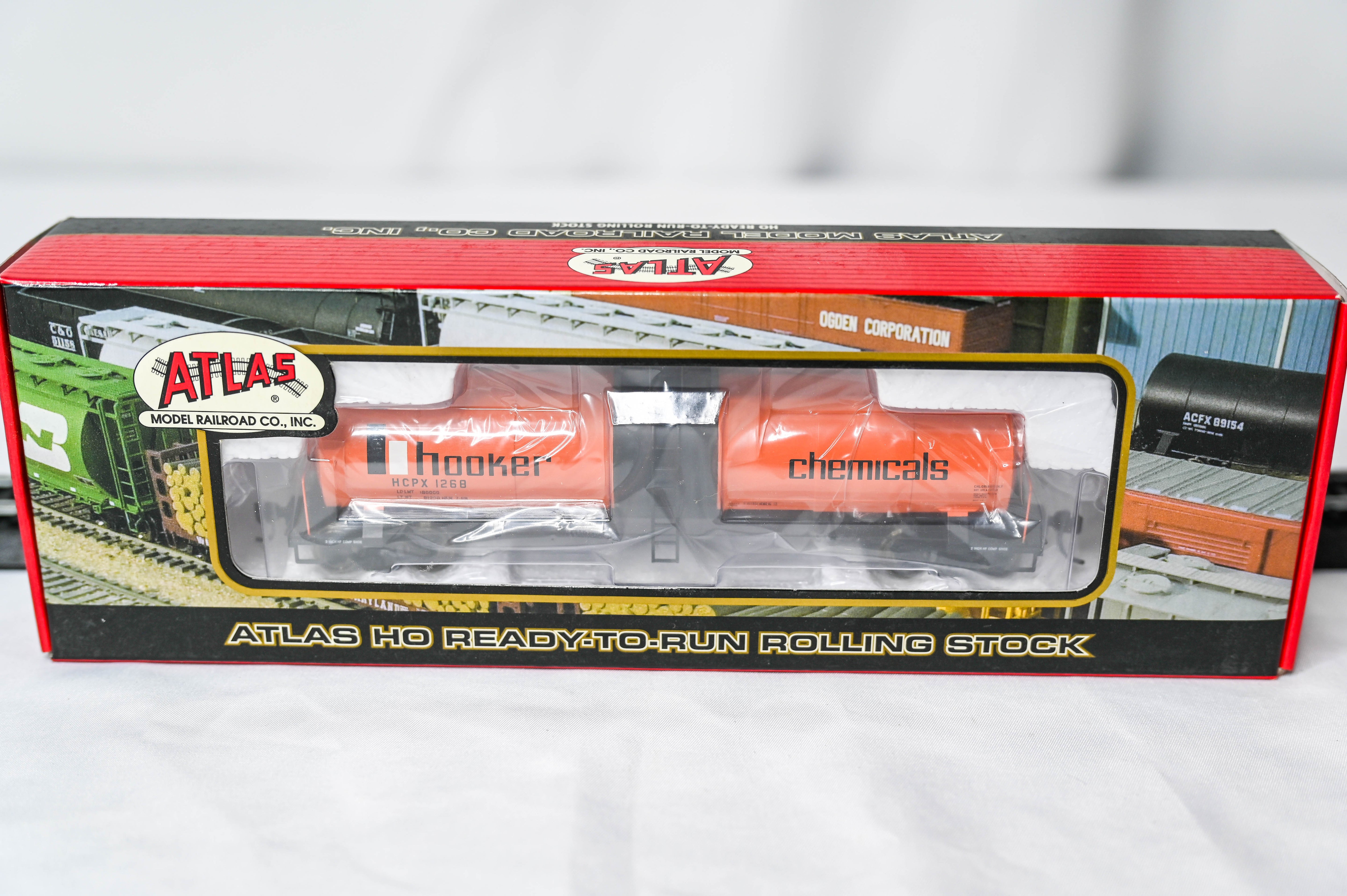 Atlas Hooker 17,360 Gallon Tank Car #1268 | HO Scale | 1556-2