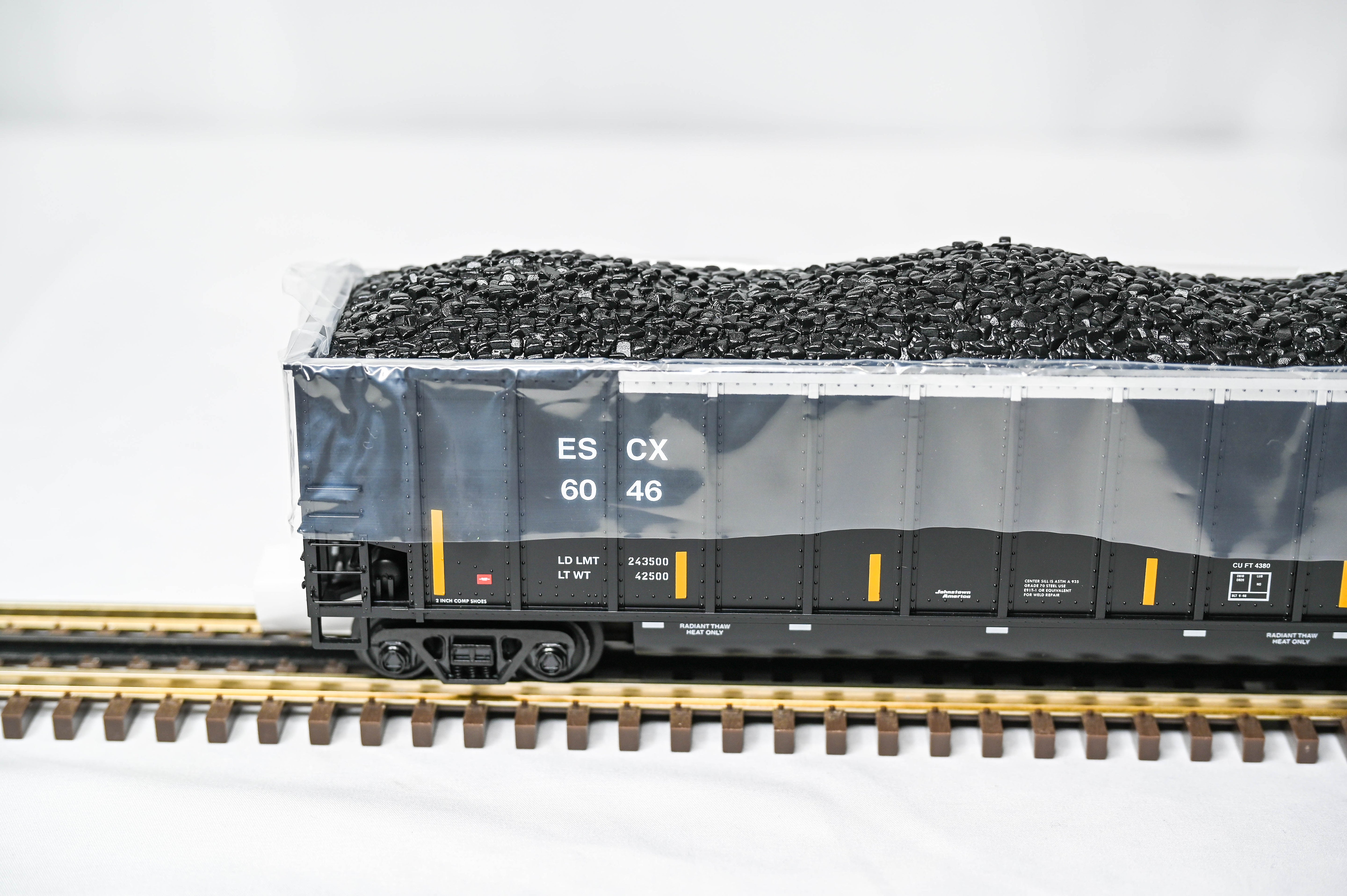 Atlas O Premier First Security Bank NTL. (ESCX) Coalporter #6046 | 3-Rail | O Scale | 3003070-1