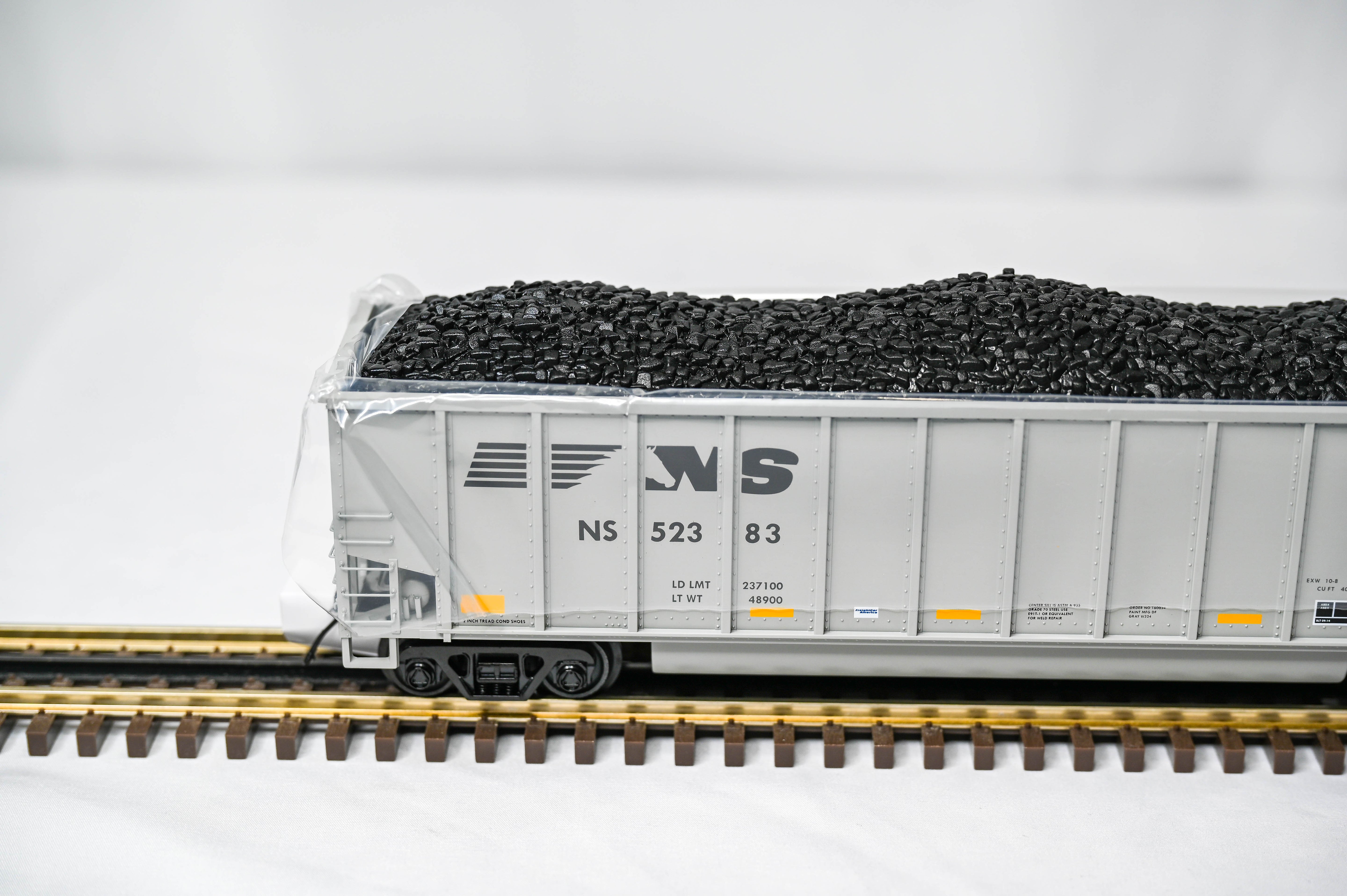 Atlas O Premier Norfolk Southern (Horsehead) Coalporter #52383 | 3-Rail | O Scale | 3003071-2