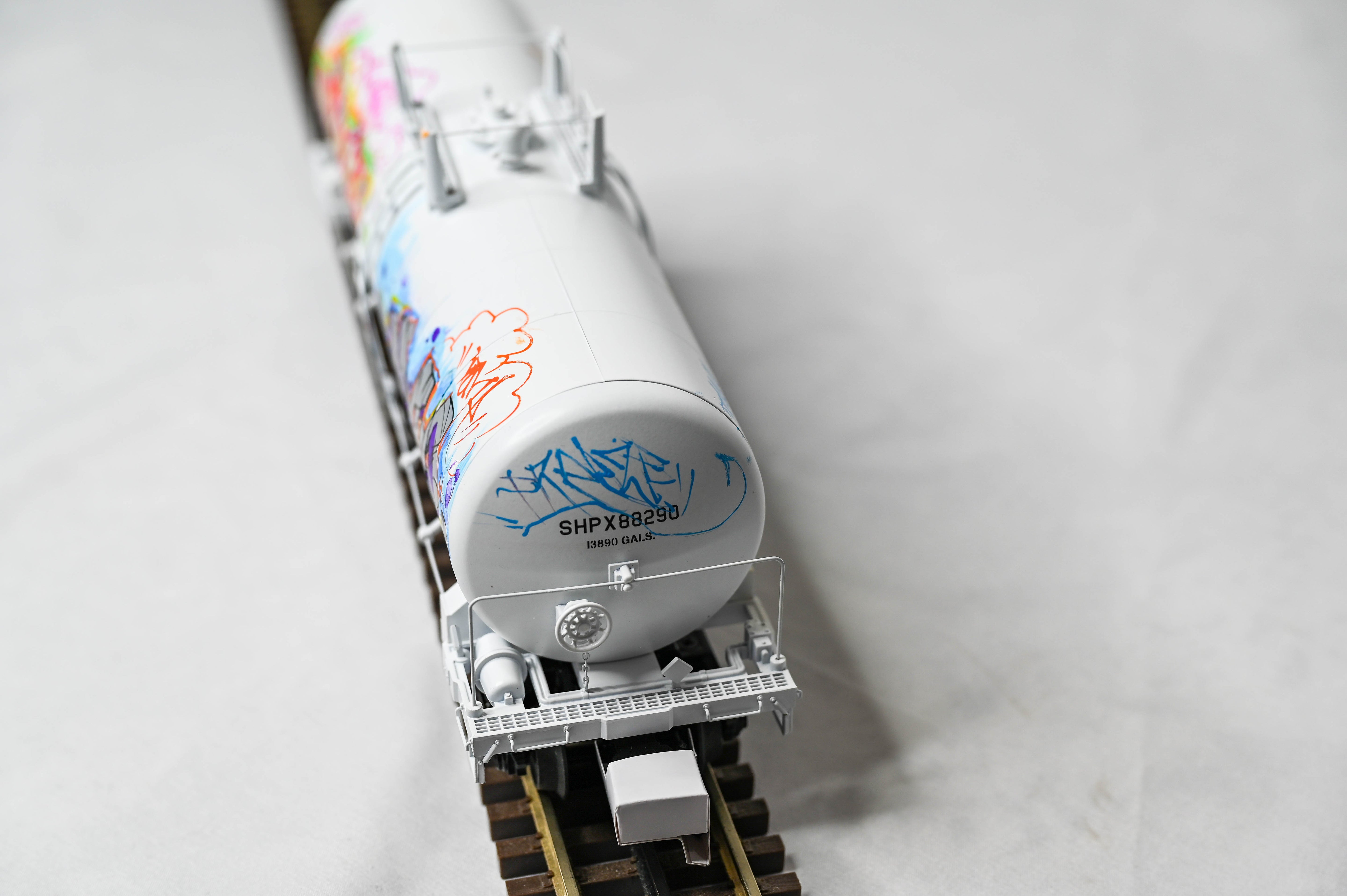 Atlas O Premier SHPX (Royster) Modern 40' Tank Car #88290 | 3-Rail | O Scale | 3001877-2