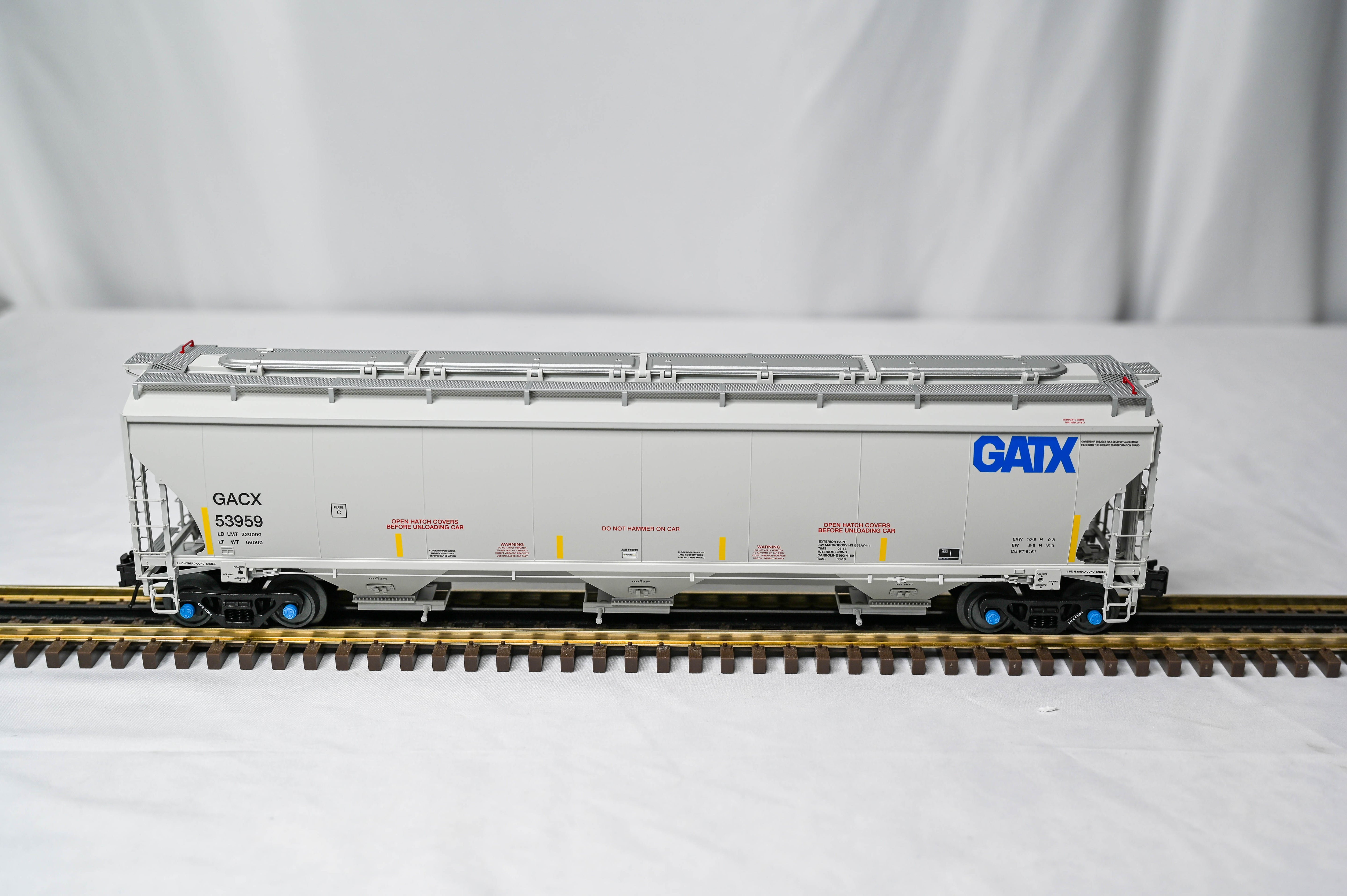 Atlas O Master GACX (GATX Blue Logo) Trinity 5161 Covered Hopper | 3-Rail | O Scale
