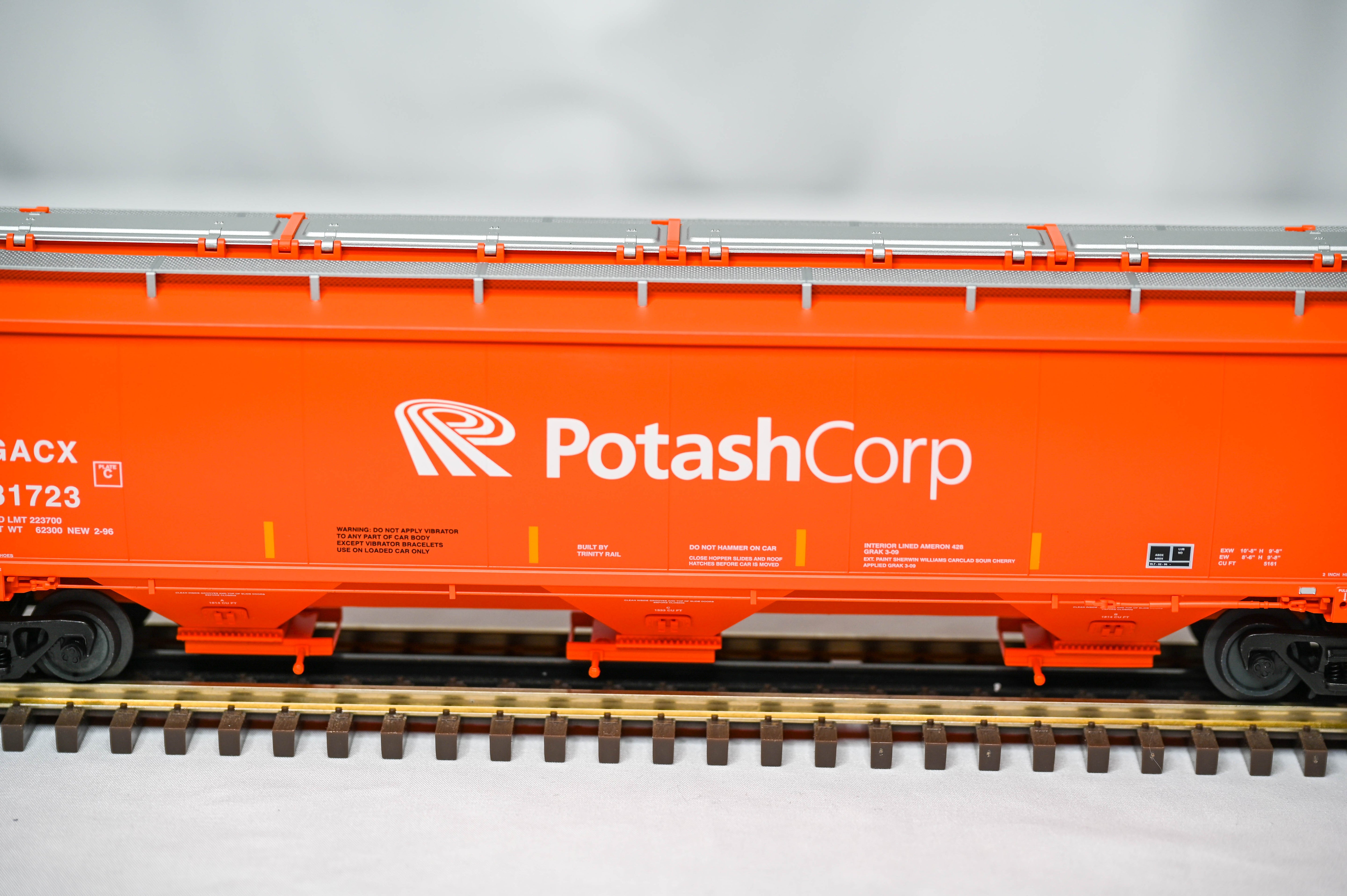Atlas O Master GACX (PotashCorp) Trinity 5161 Covered Hopper | 3-Rail | O Scale