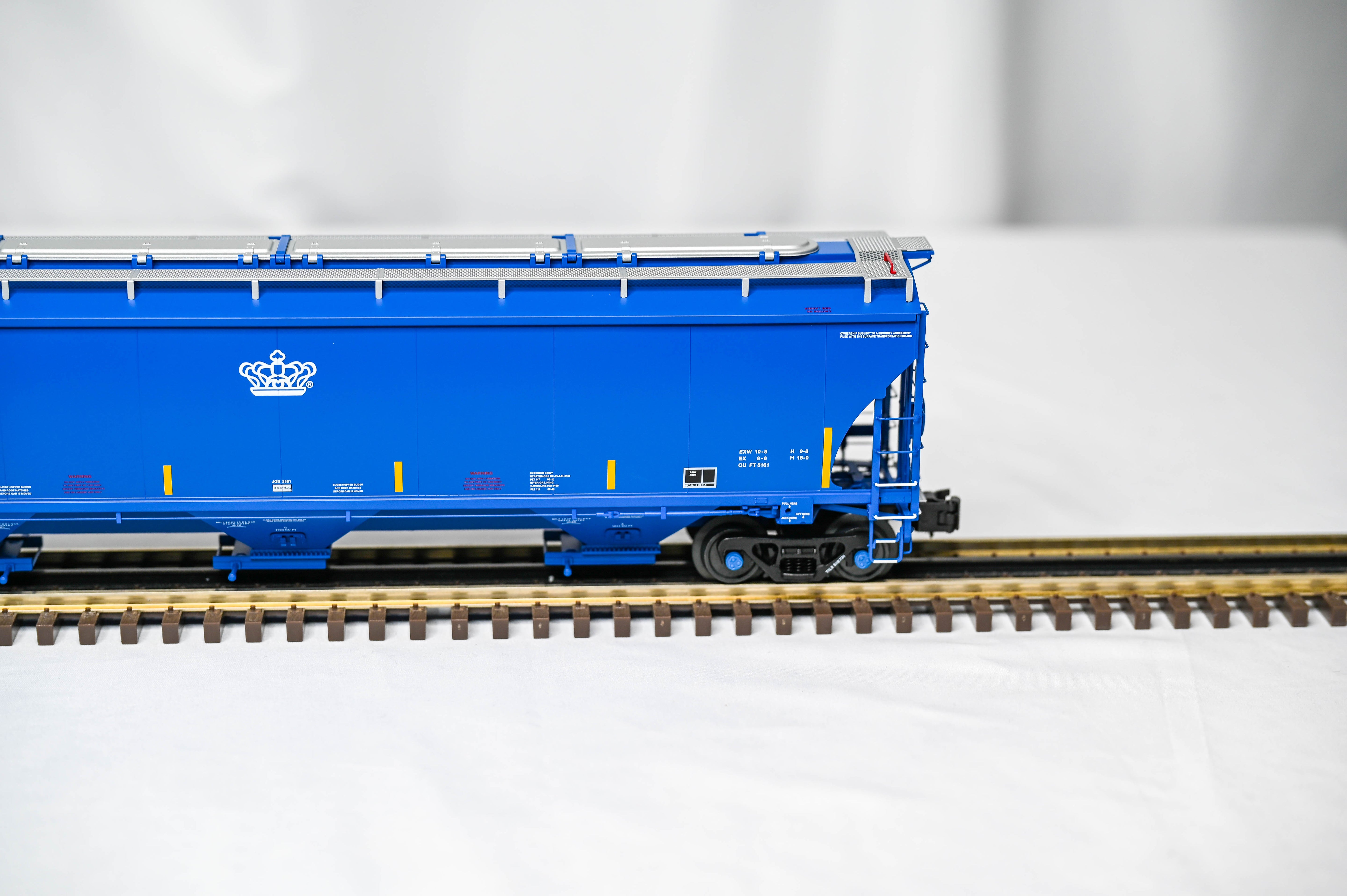 Atlas O Master TILX Trinity 5161 Covered Hopper | 3-Rail | O Scale
