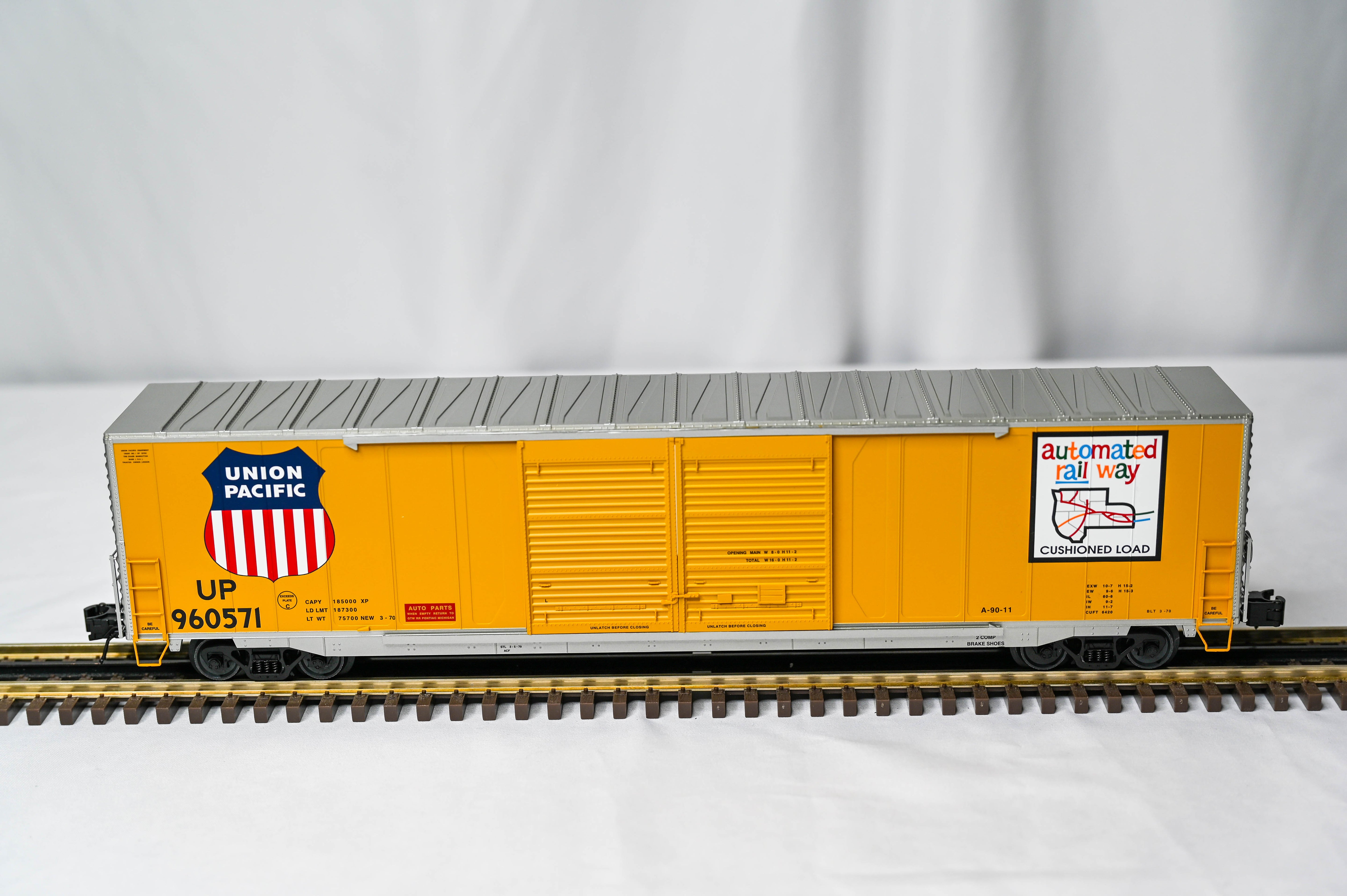 Atlas O Master UP (Automated Railway) ACF 60' Double Door Auto Parts Box Car #960571 | 3-Rail | O Scale | 3005931-2