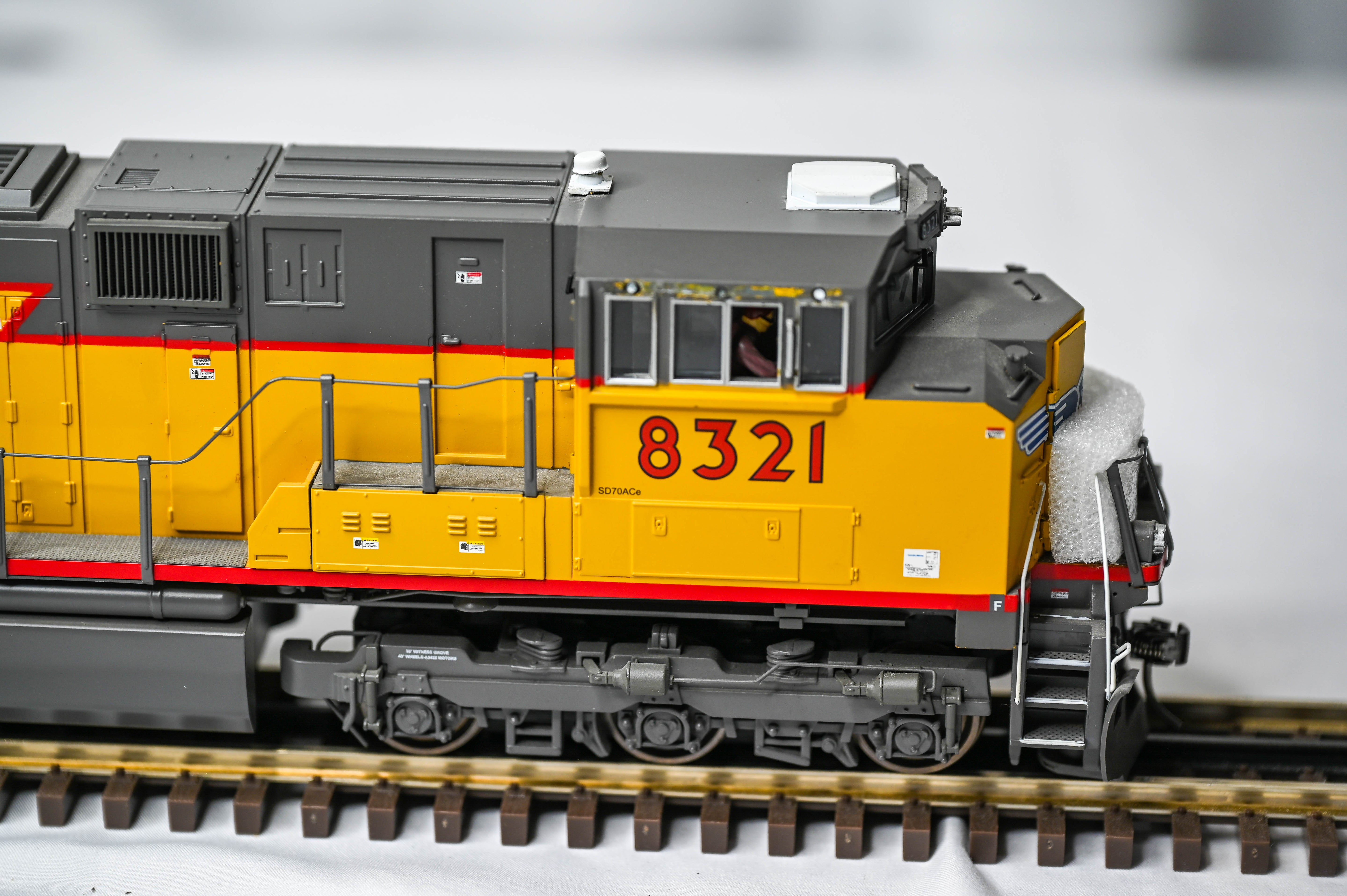 MTH Premier Union Pacific SD70ACe Diesel Engine w/ Proto-Sound 2.0 (Scale Wheels) #8321 | O Scale | 2 Rail | 20-2774-2