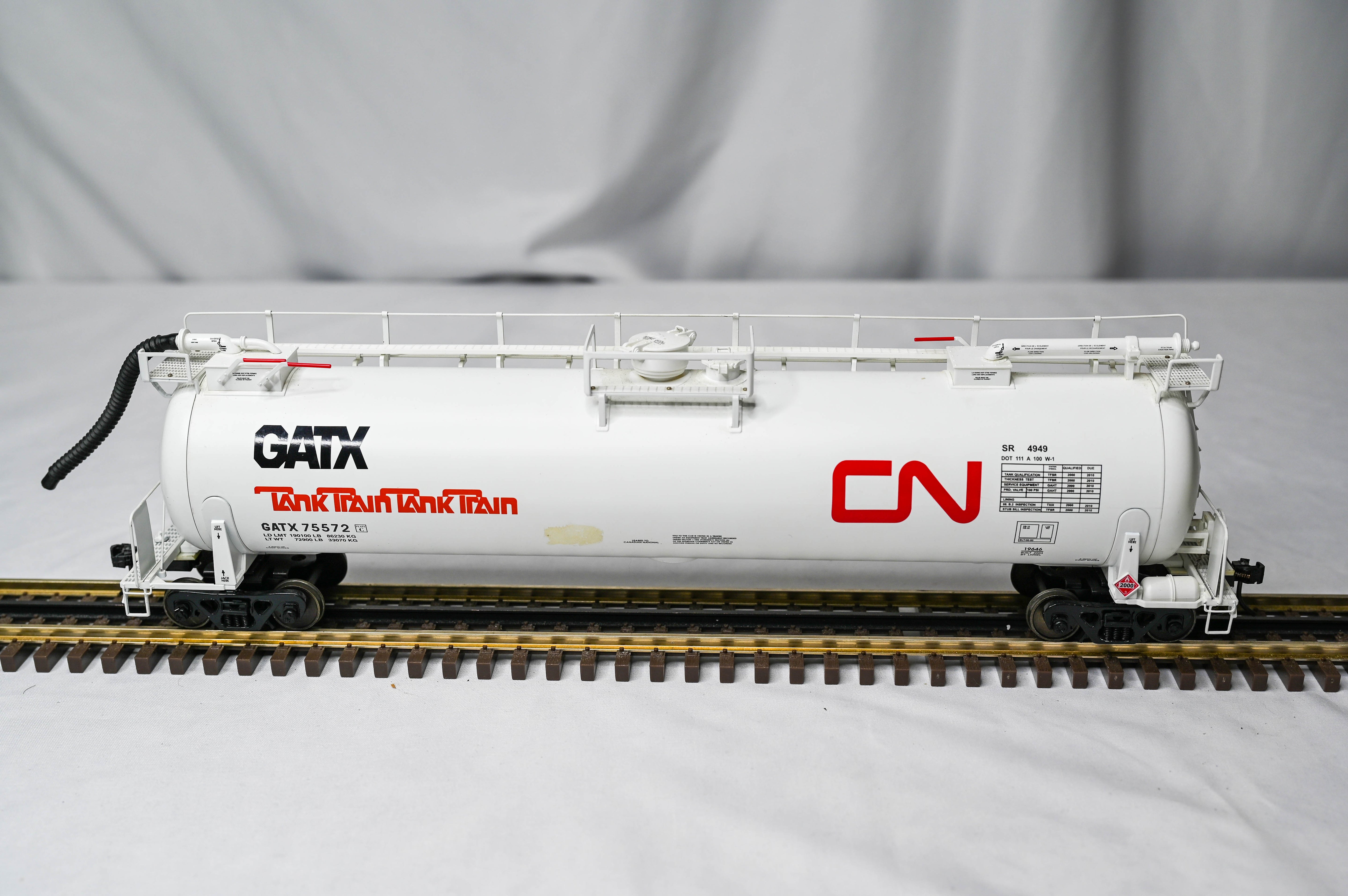 Lionel Canadian National Tank Train Intermediate Car | 2-Rail | O Gauge | 6-19646