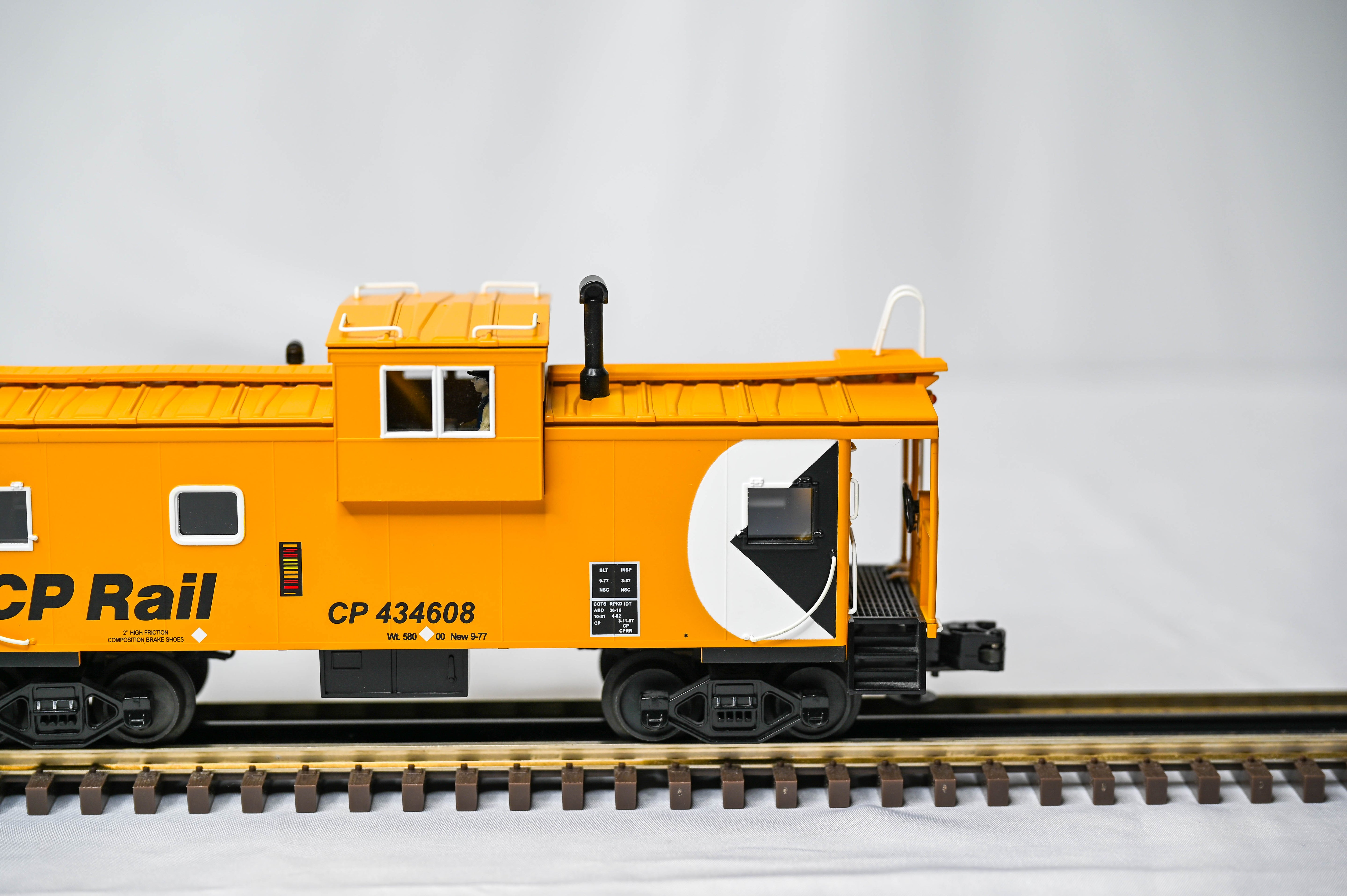 MTH Premier CP Rail Extended Vision Caboose #434608 | O Scale | 20-91060