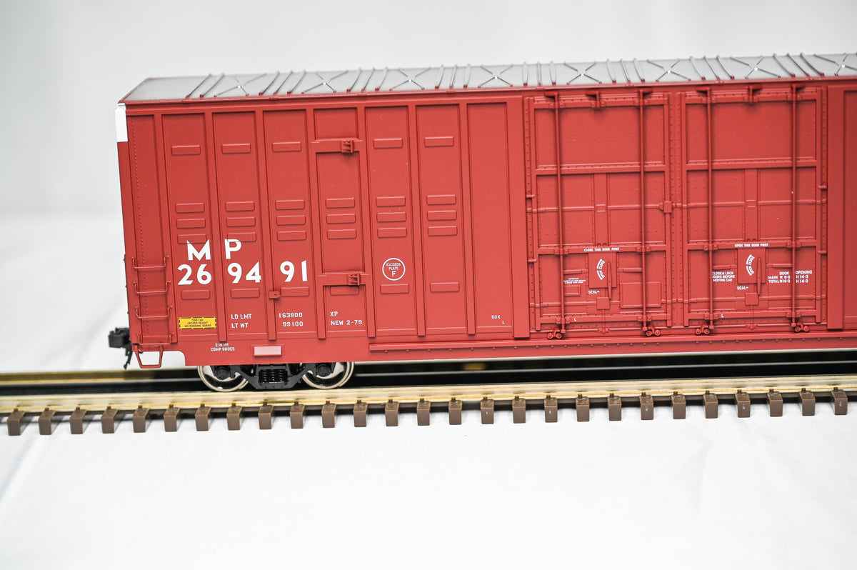 Atlas 60 Foot Berwick Hy Cube Union Pacific / Missouri Pacific Boxcar | 2 Rail | O Scale
