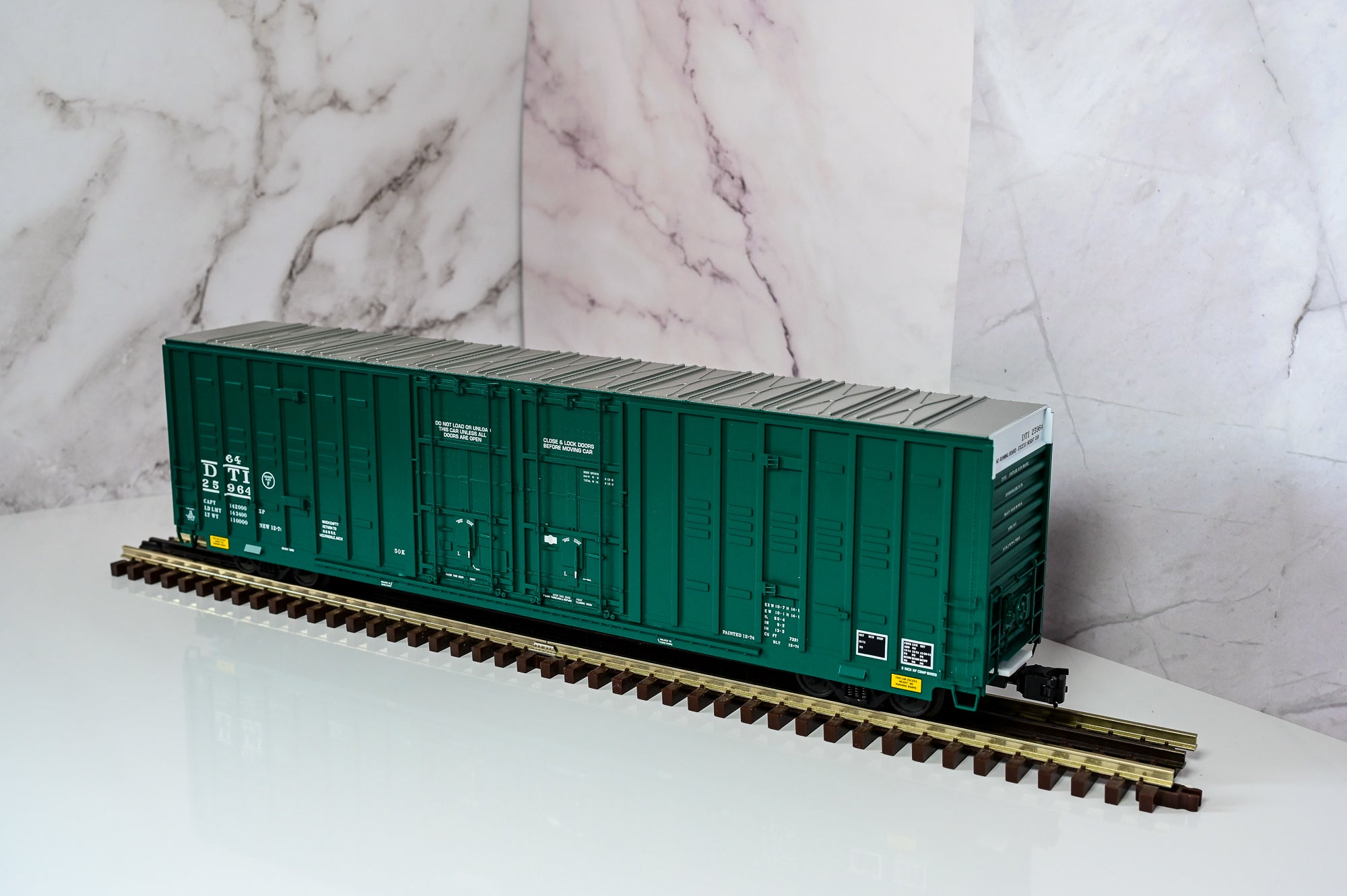 Atlas Detroit, Toledo & Ironton Berwick 60β Hy-Cube Box Car #25964 | Premier | O Scale