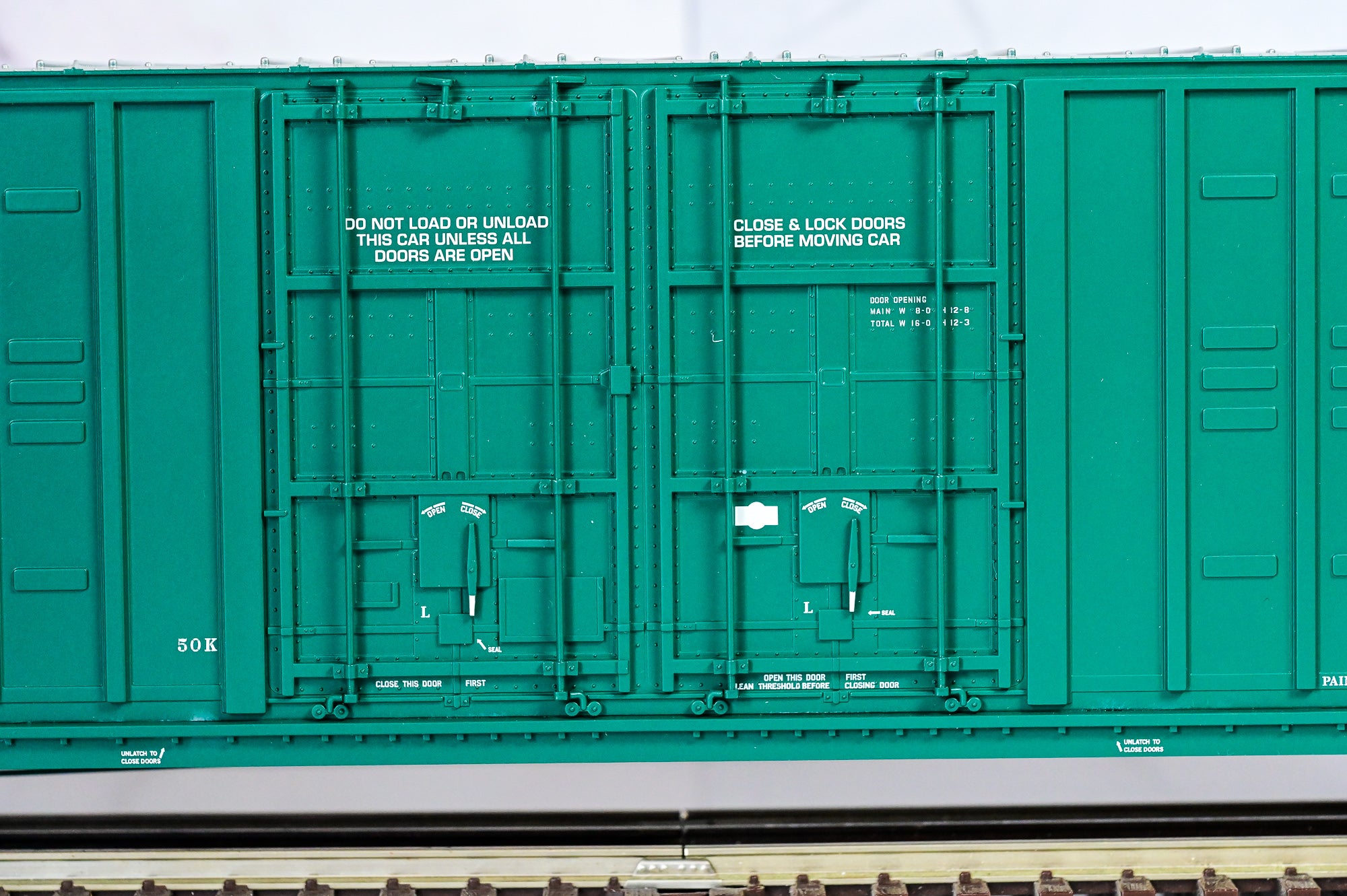 Atlas Detroit, Toledo & Ironton Berwick 60β Hy-Cube Box Car #25964 | Premier | O Scale