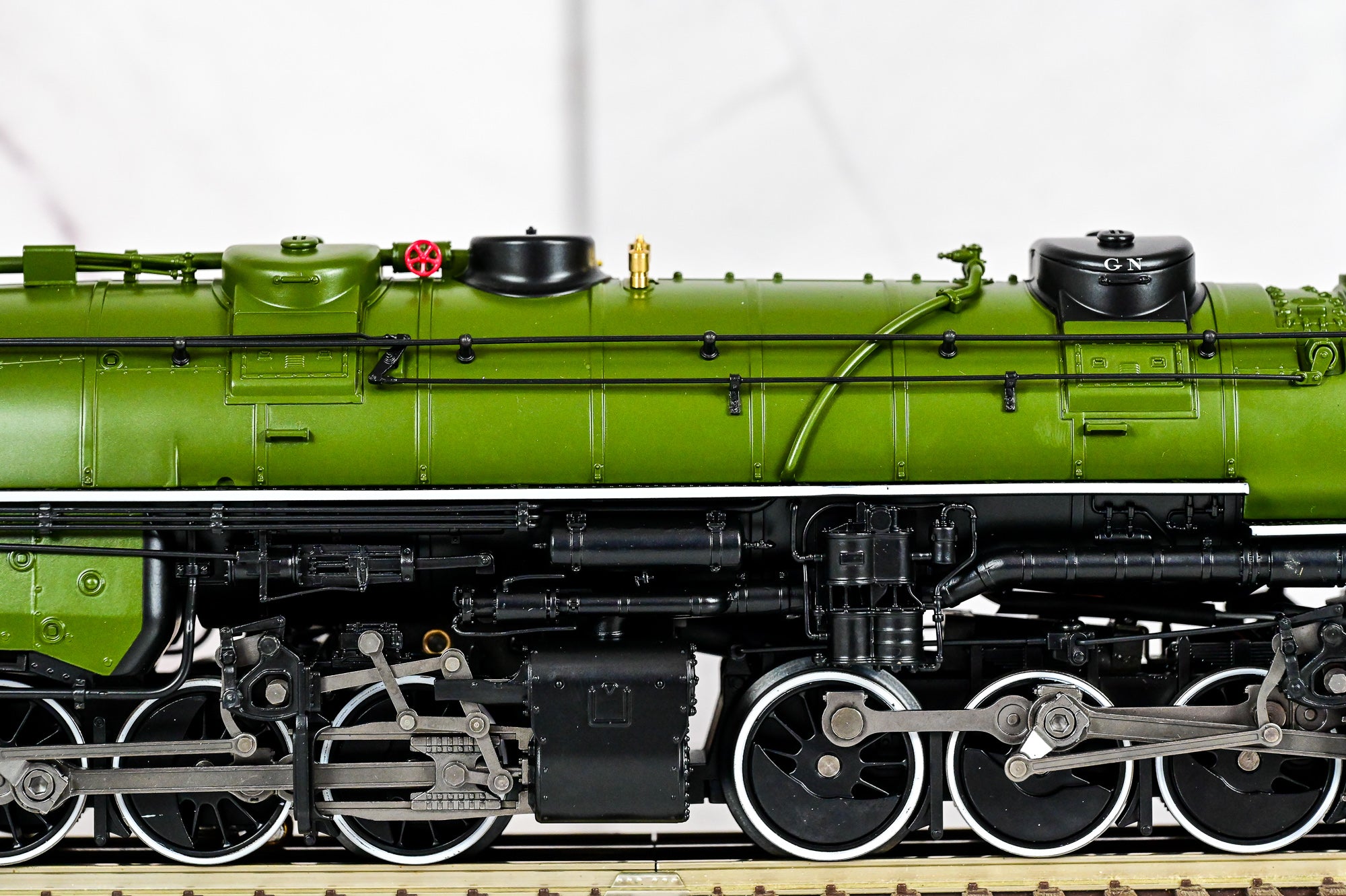 Great Northern LEGACY Y6B Steam Locomotive #2060 | Legacy | O Scale