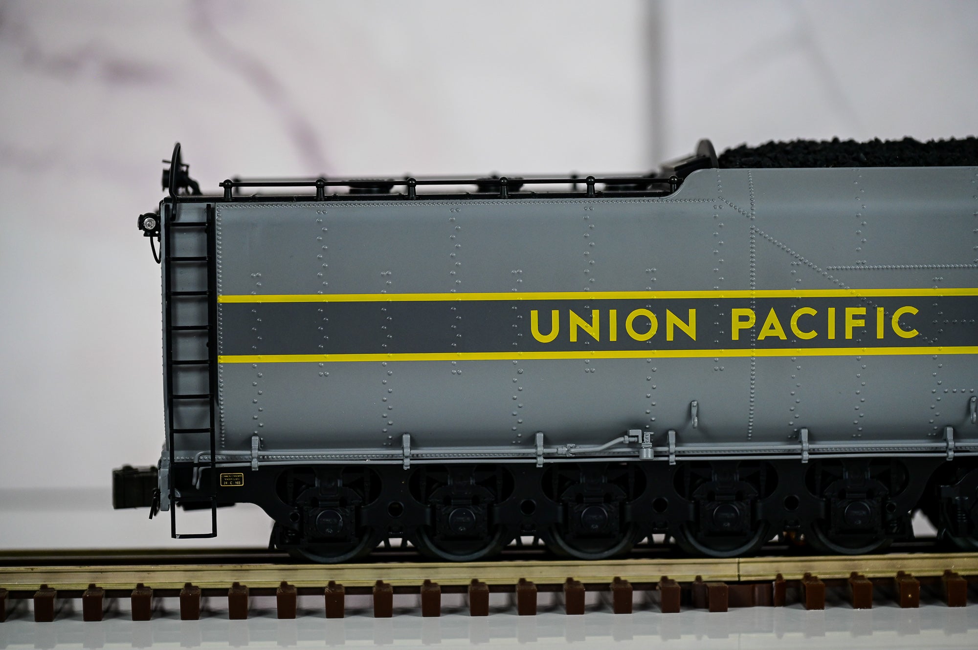 Lionel Union Pacific Big Boy Steam Locomotive #4024 | Vision Line | O Scale