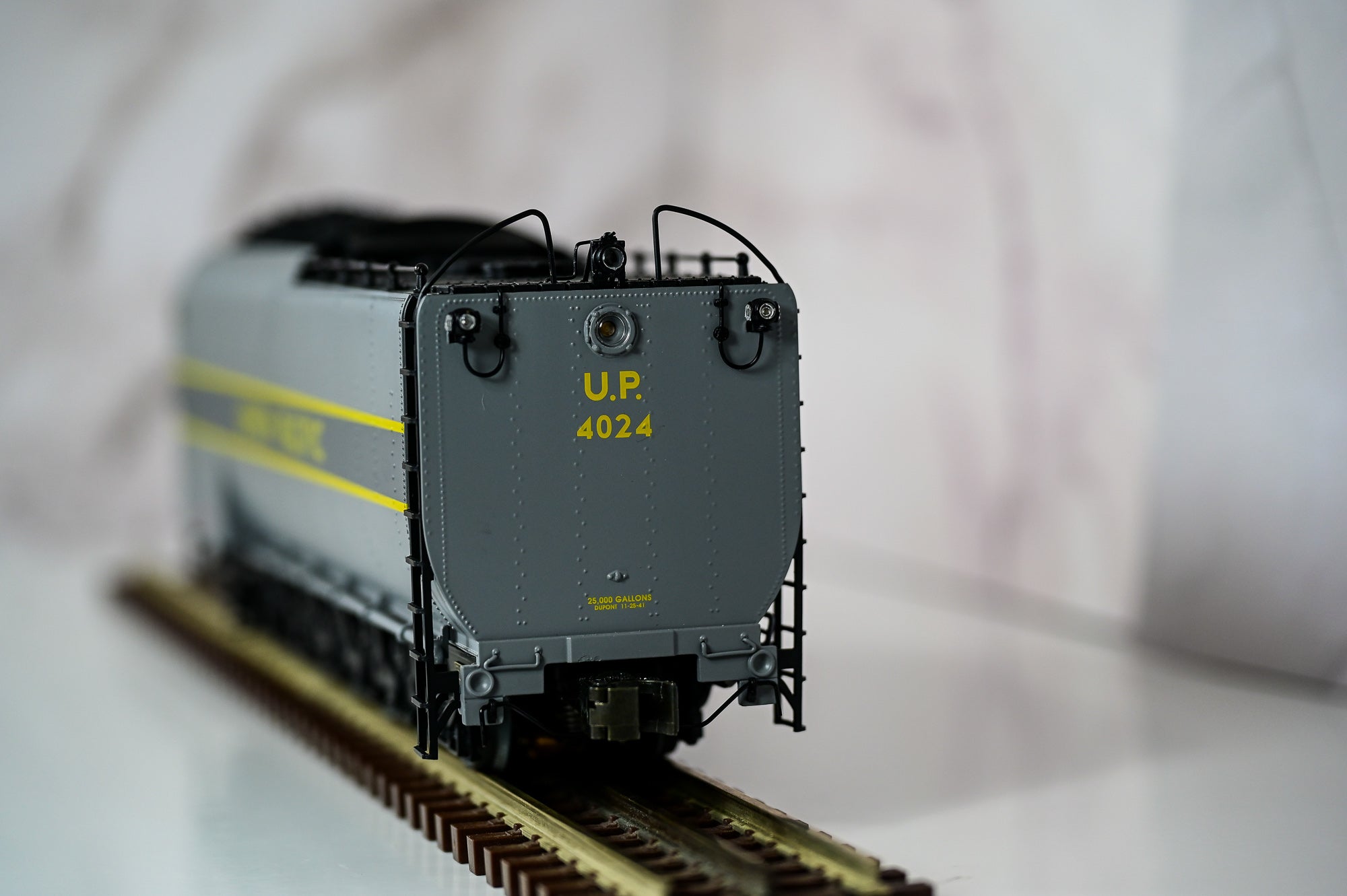 Lionel Union Pacific Big Boy Steam Locomotive #4024 | Vision Line | O Scale