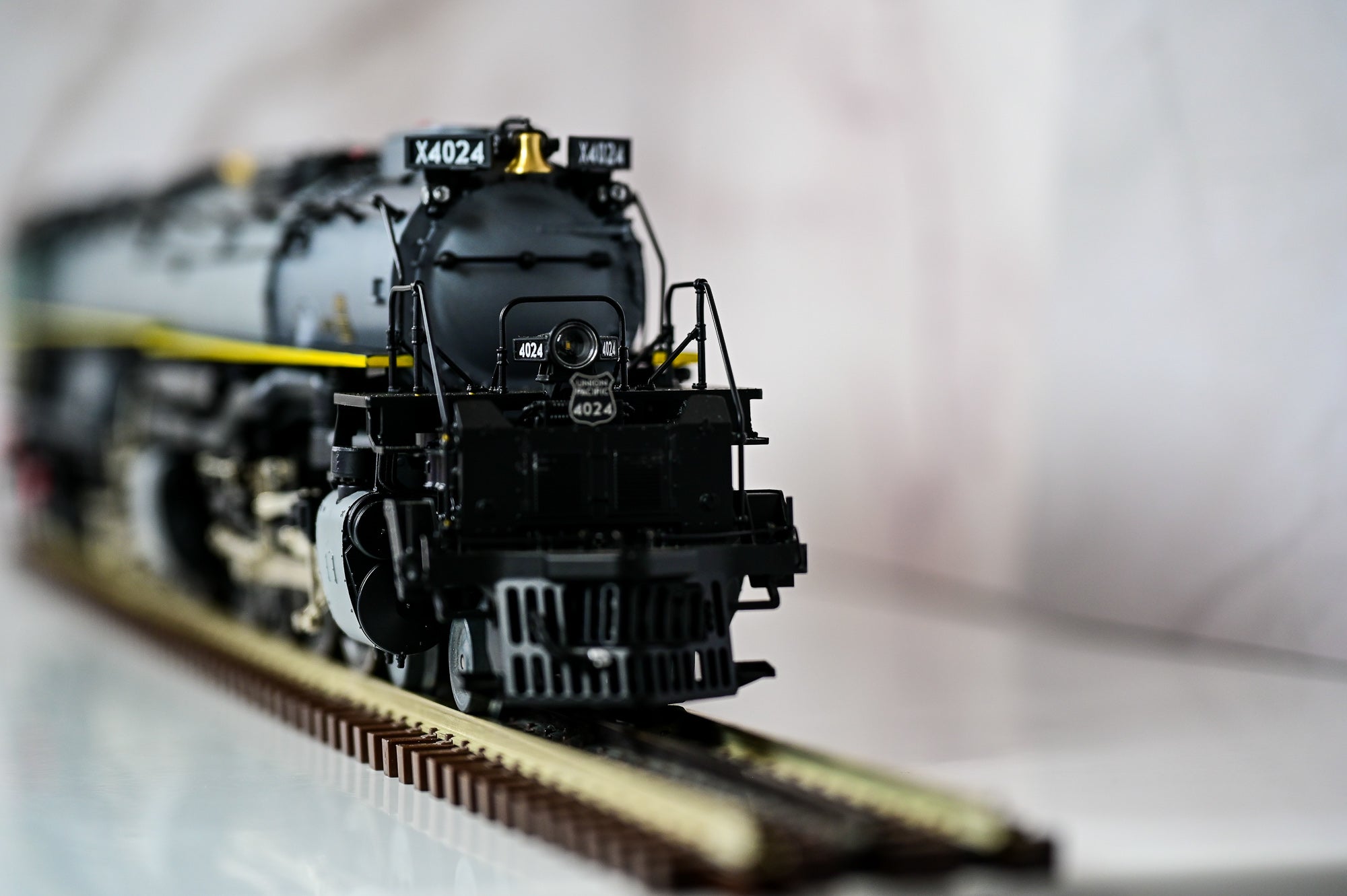 Lionel Union Pacific Big Boy Steam Locomotive #4024 | Vision Line | O Scale