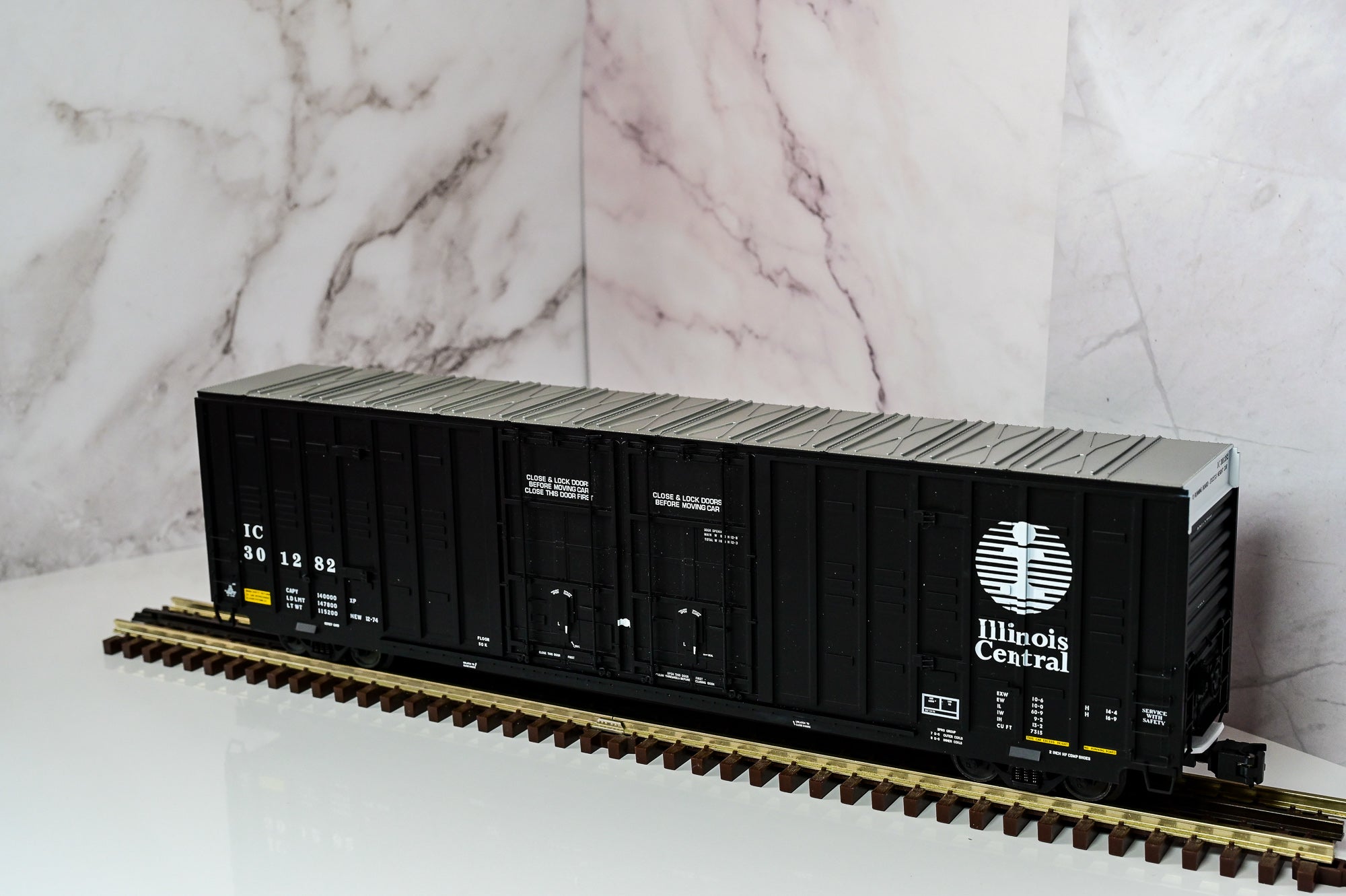 Atlas Illinois Central (Black) Berwick 60β Hy-Cube Box Car #301282 | Premier | O Scale