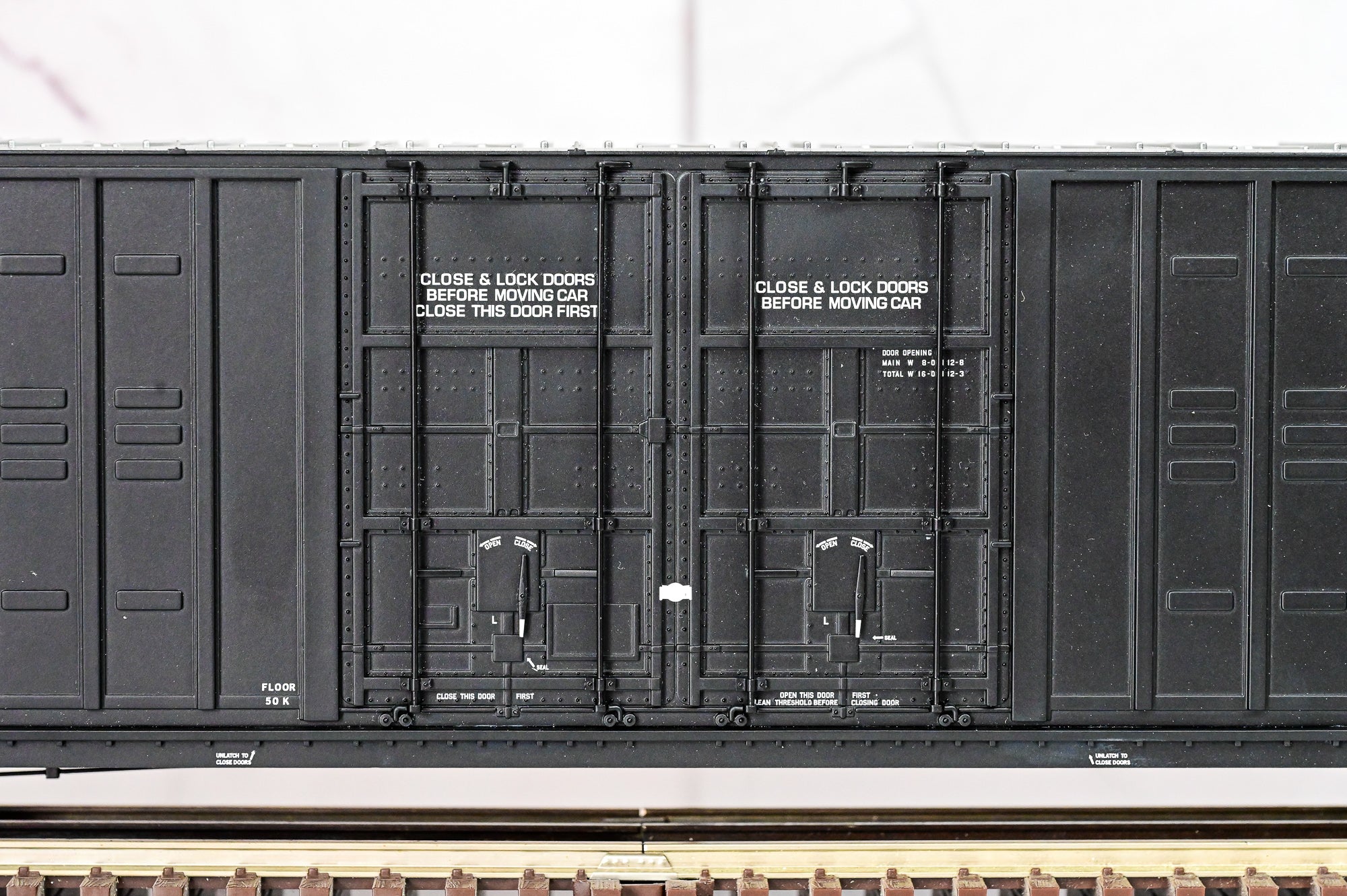 Atlas Illinois Central (Black) Berwick 60β Hy-Cube Box Car #301282 | Premier | O Scale