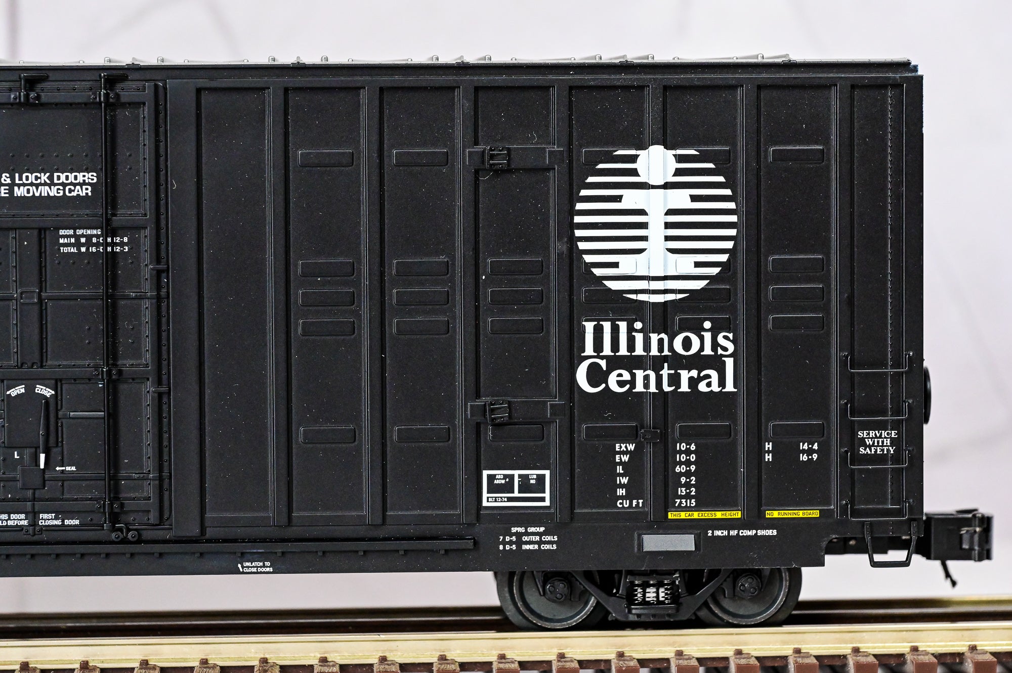 Atlas Illinois Central (Black) Berwick 60β Hy-Cube Box Car #301282 | Premier | O Scale