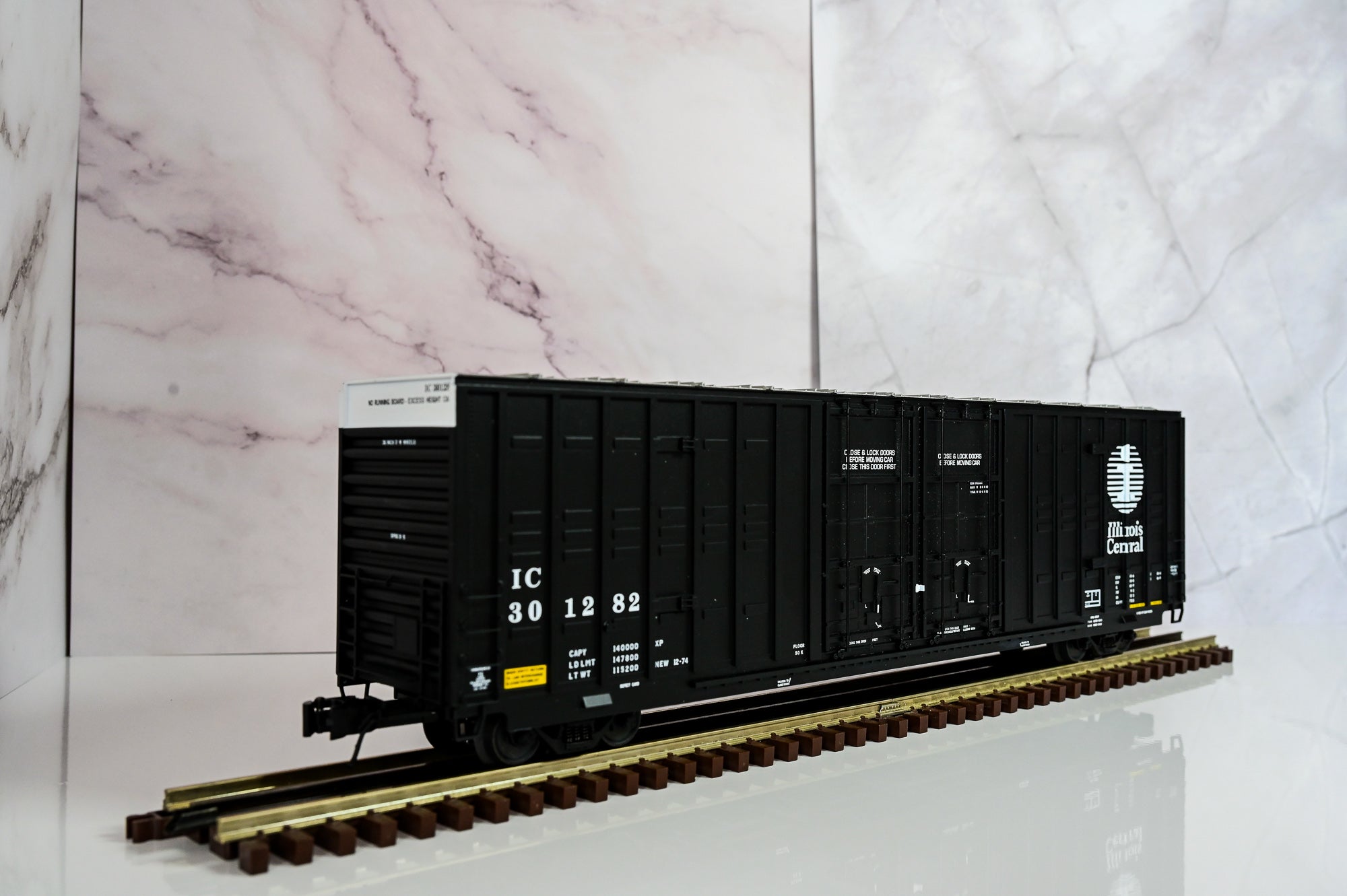 Atlas Illinois Central (Black) Berwick 60β Hy-Cube Box Car #301282 | Premier | O Scale