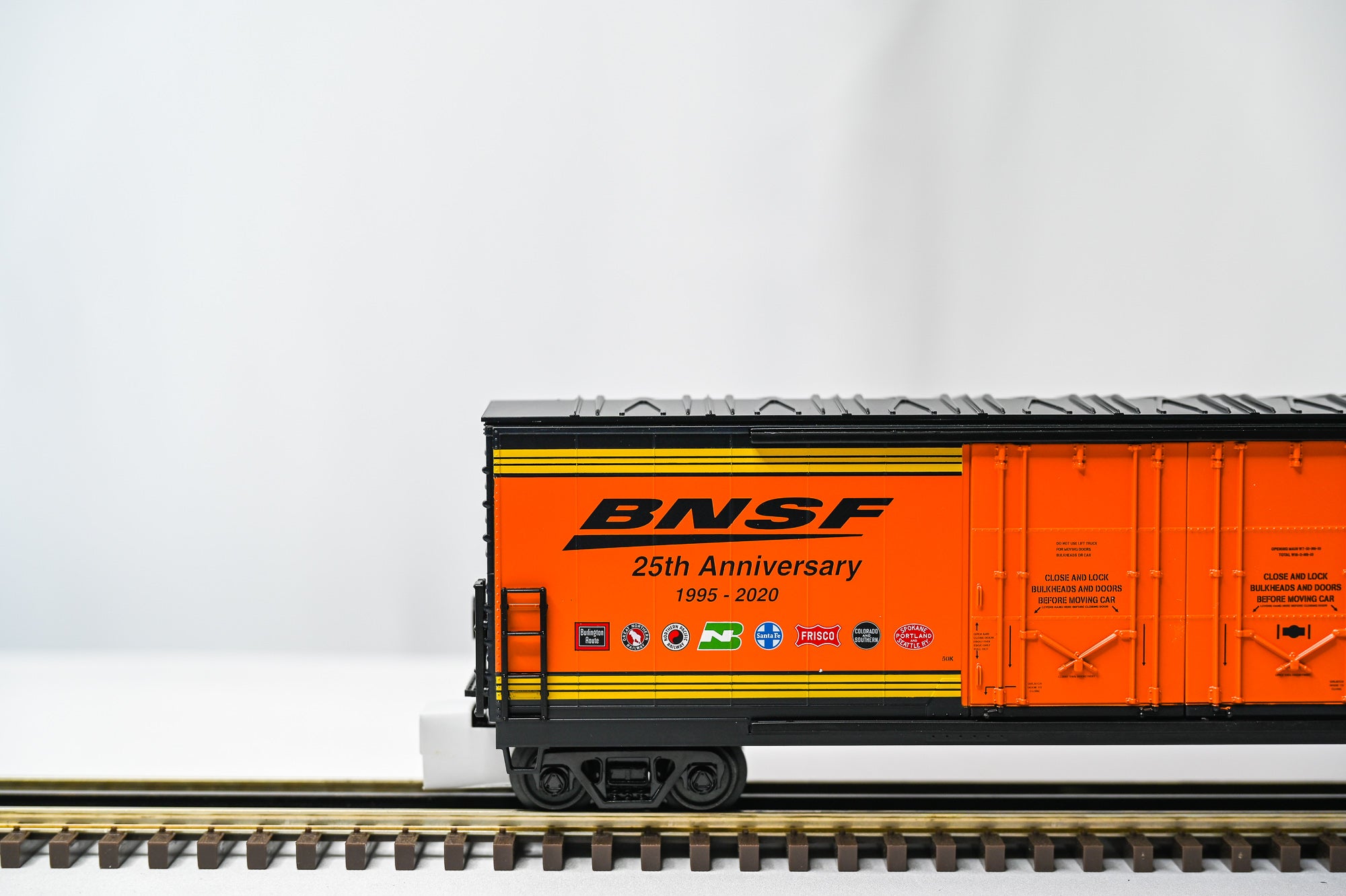 MTH BNSF 50’ Double Door Plugged Boxcar – 8 Car Set |O Scale|