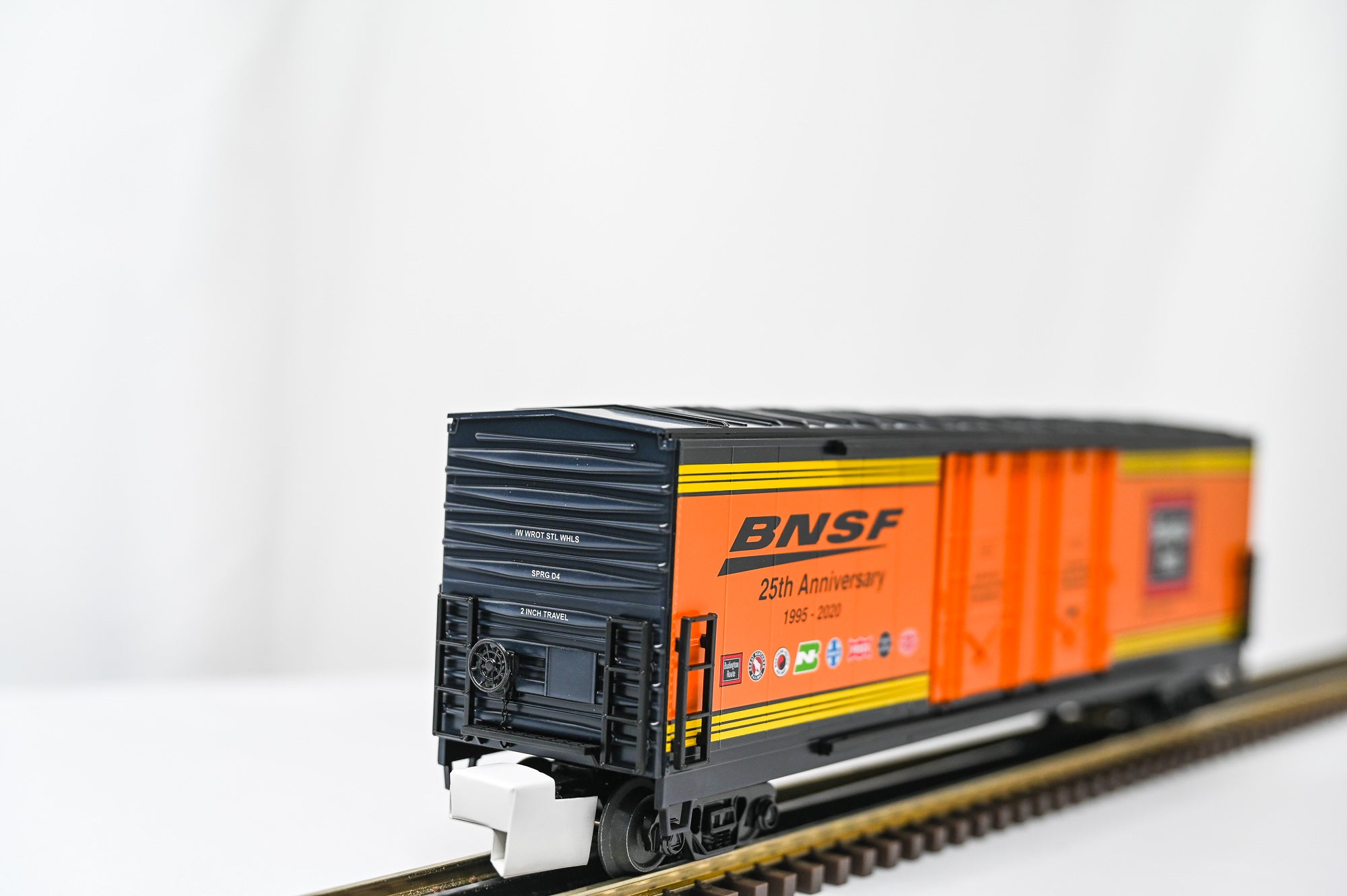 MTH BNSF 50’ Double Door Plugged Boxcar – 8 Car Set |O Scale|