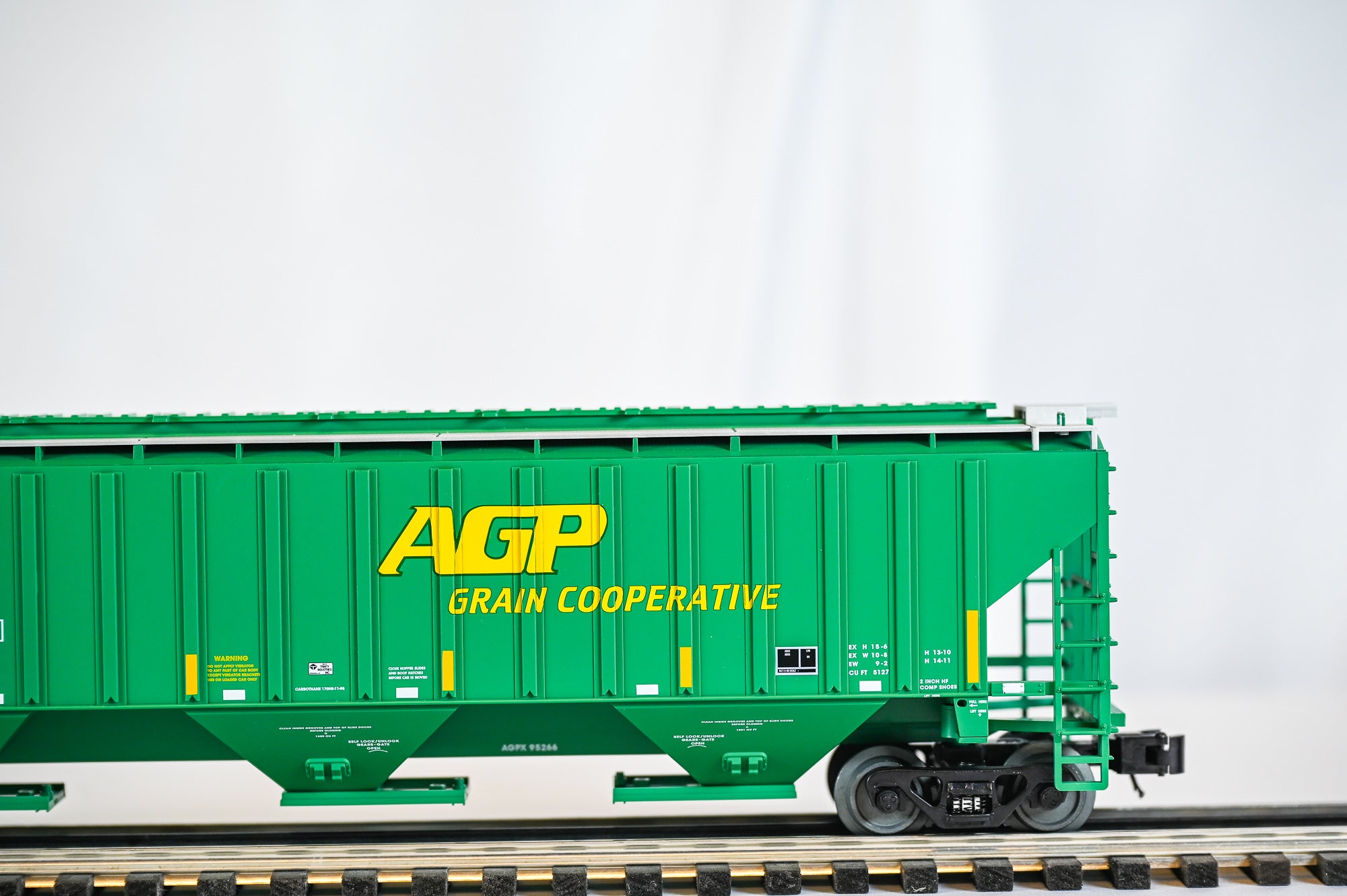 Atlas Ag Processing (AGP) PS 4750 Covered Hopper | Trainman | O Scale