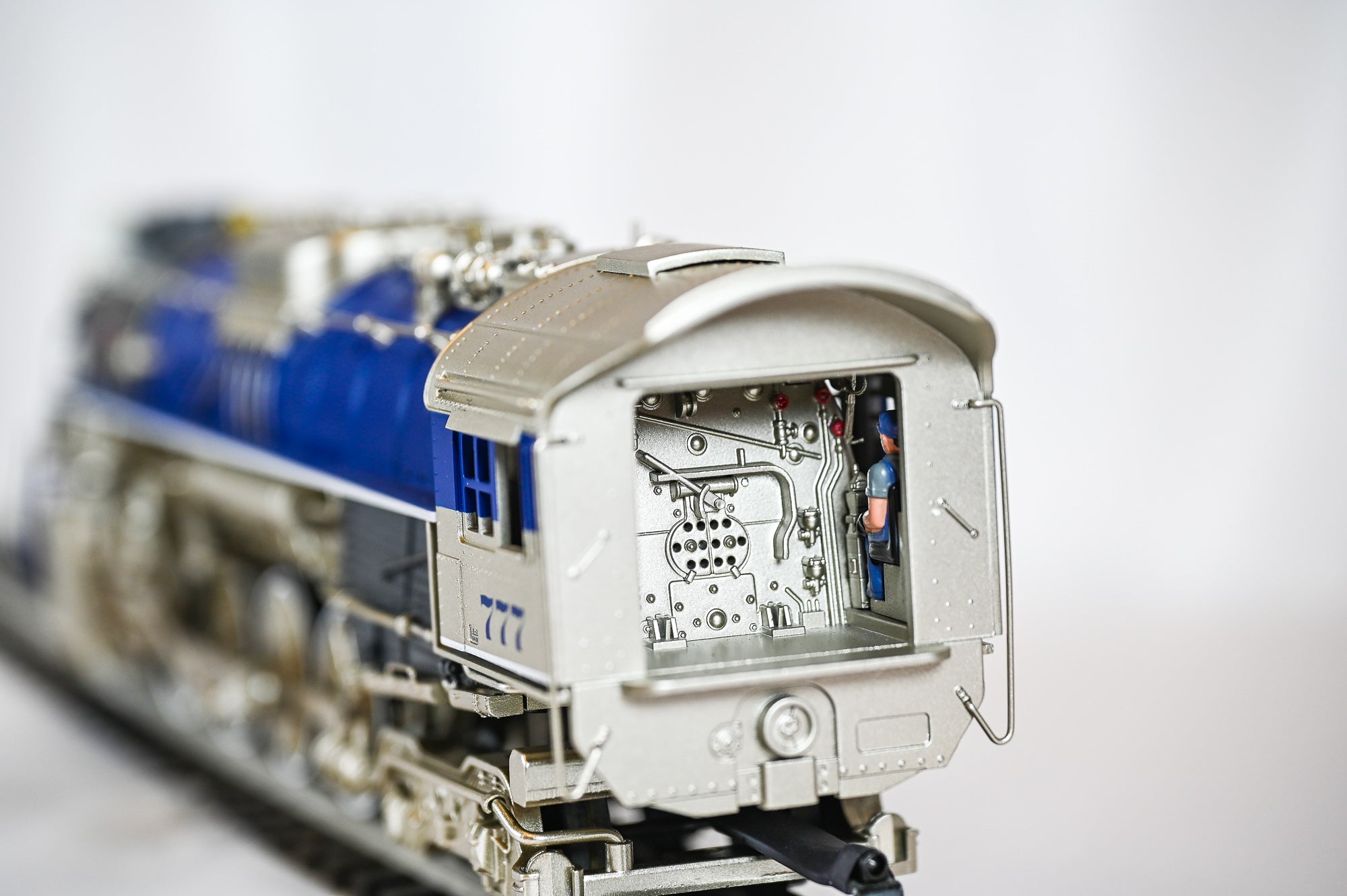 Lionel Nickel Plate Road Berkshire Steam Locomotive #777 | Legacy | O Scale