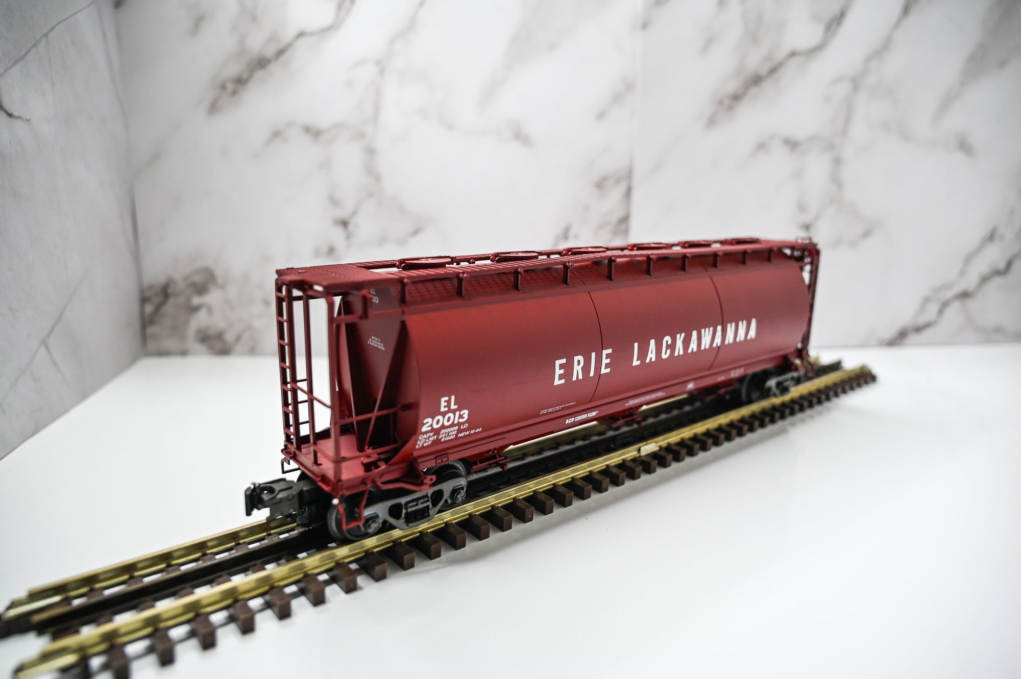 Atlas Erie Lackawanna EL 20013 | ACF 3 Bay Hopper | O Scale