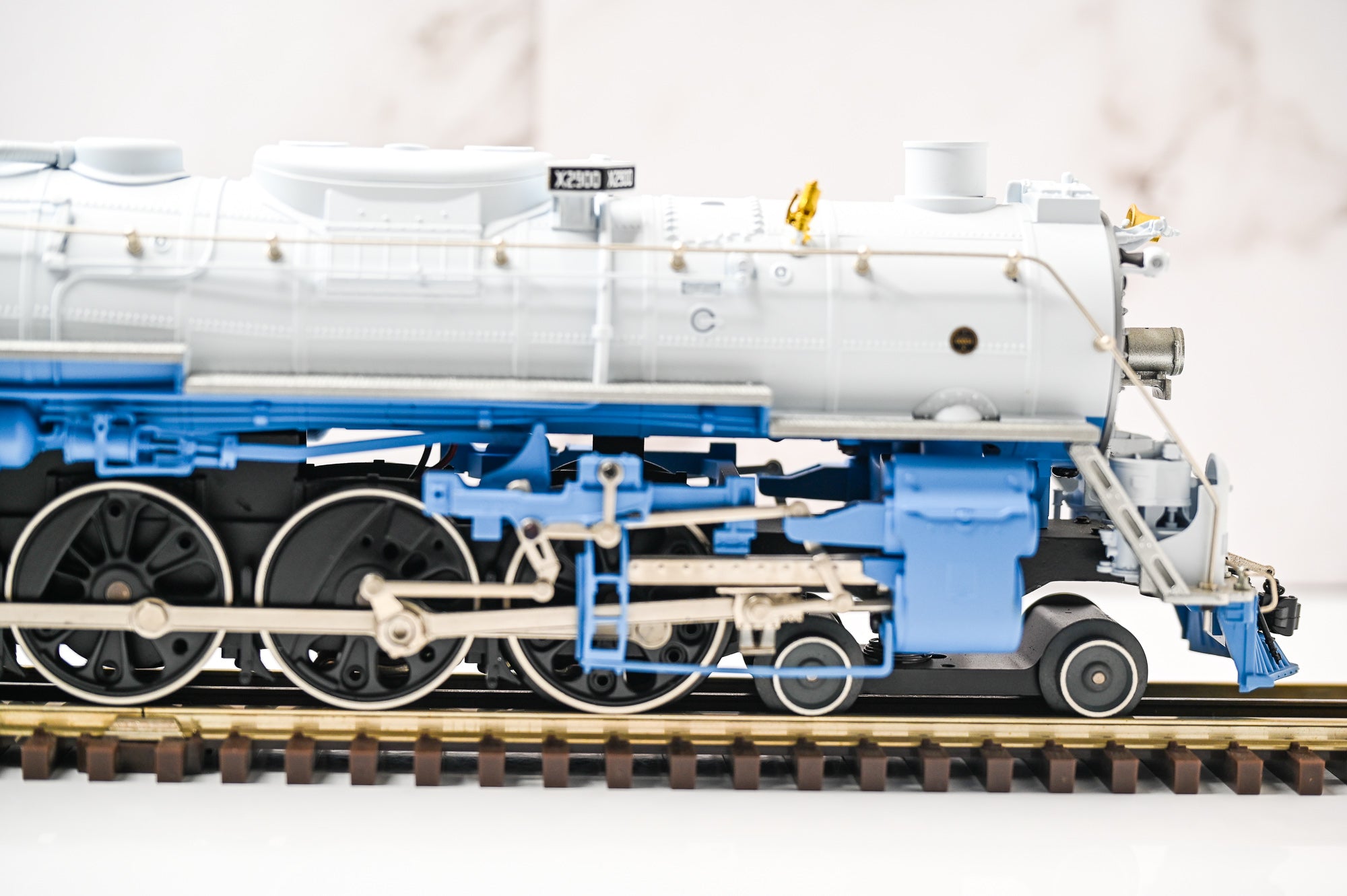 Santa Fe Blue Goose Legacy 4-8-4 #2900 | Legacy | O Scale
