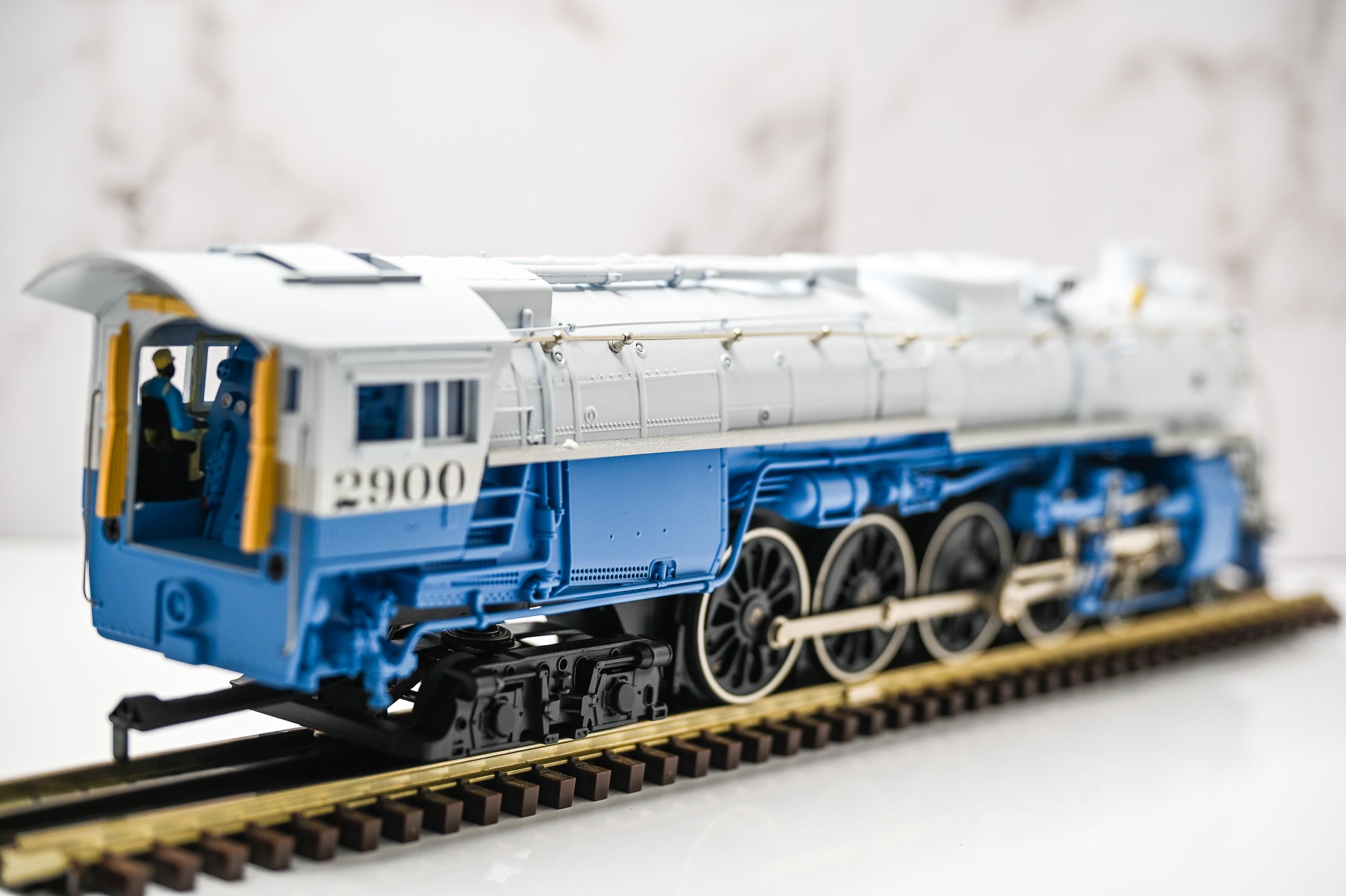 Santa Fe Blue Goose Legacy 4-8-4 #2900 | Legacy | O Scale