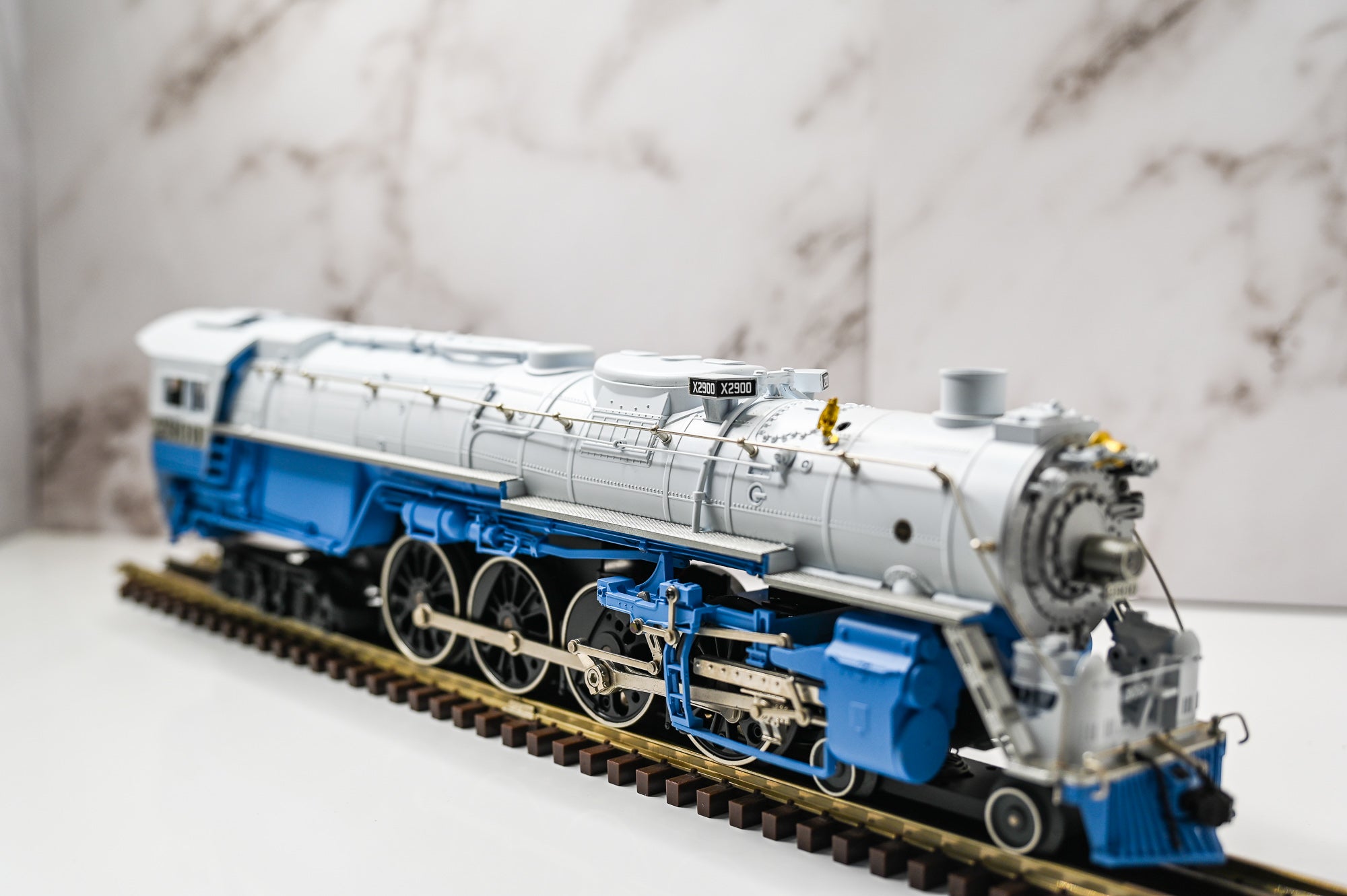 Santa Fe Blue Goose Legacy 4-8-4 #2900 | Legacy | O Scale