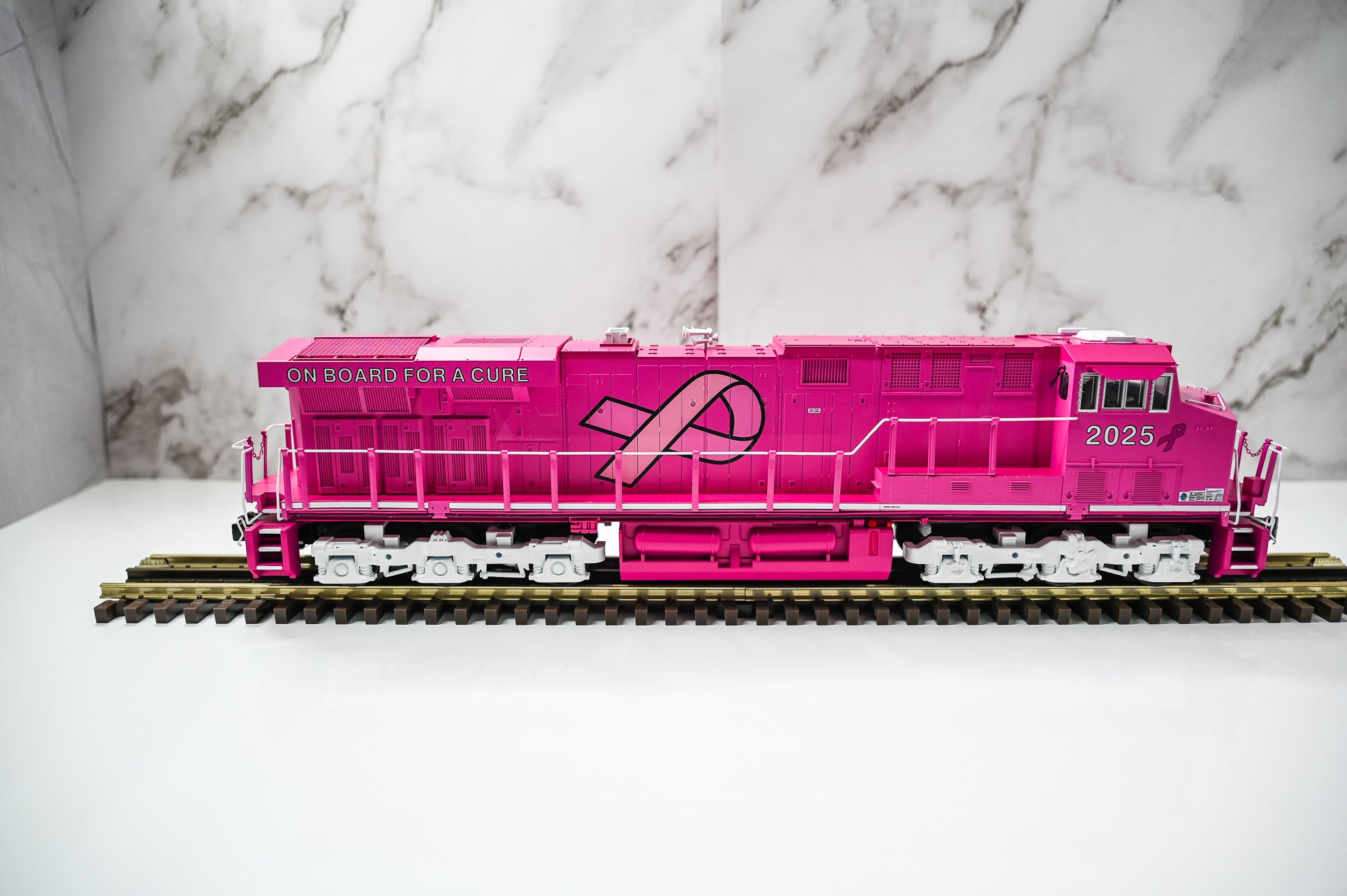 MTH ES44AC Imperial Cancer Awareness #2025 | Proto-Sound 3.0 | O Scale