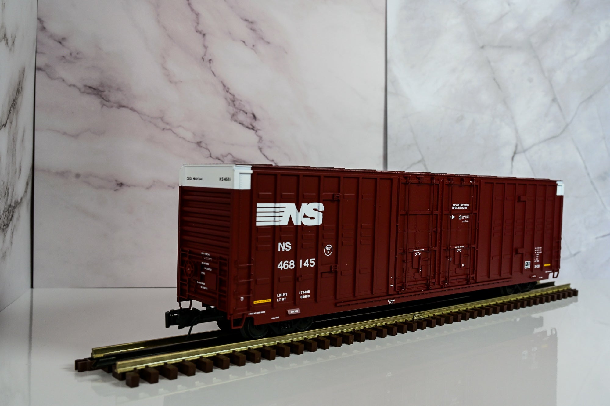 Atlas Norfolk Southern Berwick 60β Boxcar #468145 | Premier | O Scale