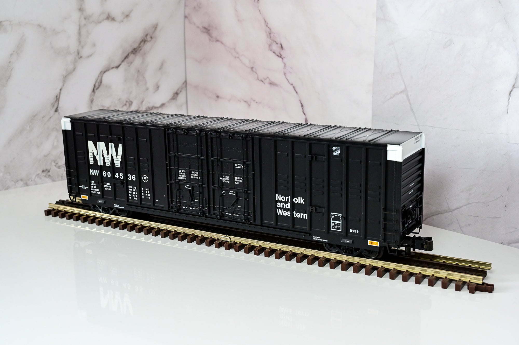 Atlas Norfolk & Western Berwick 60β Hy-Cube Box Car #604536 | Premier | O Scale