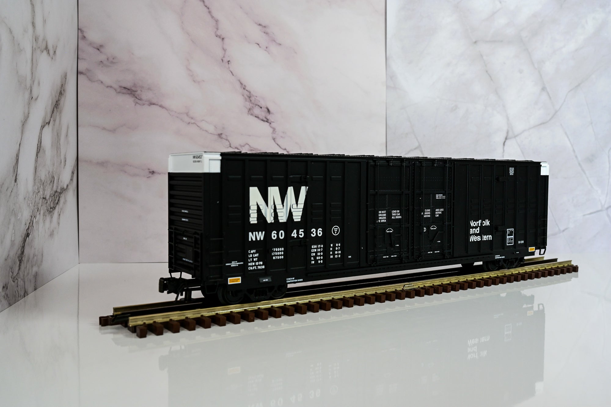 Atlas Norfolk & Western Berwick 60β Hy-Cube Box Car #604536 | Premier | O Scale