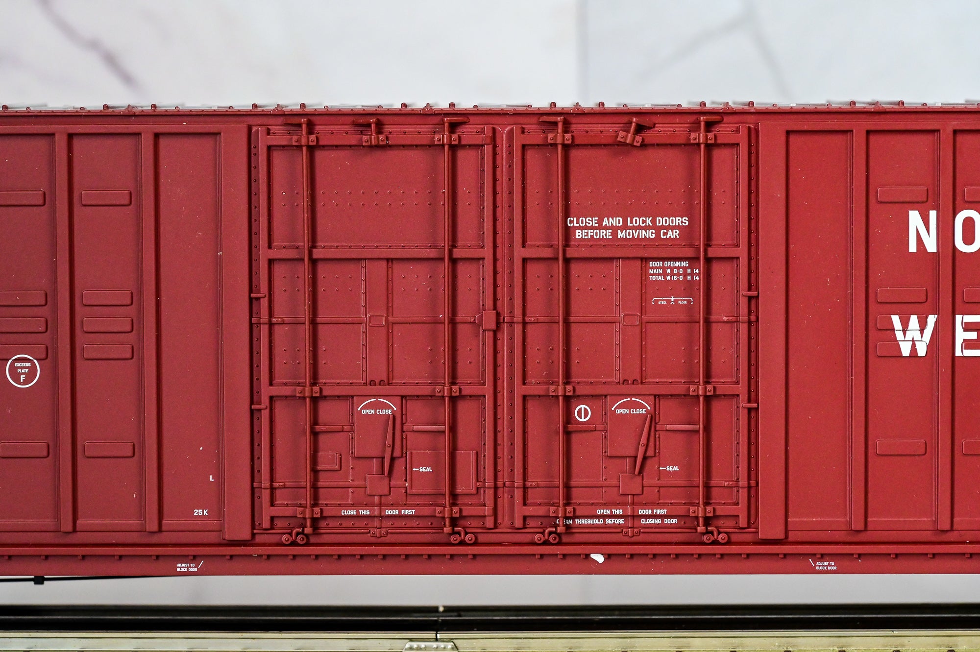 Atlas Norfolk & Western Berwick 60β Hy-Cube Box Car #604509 | Premier | O Scale