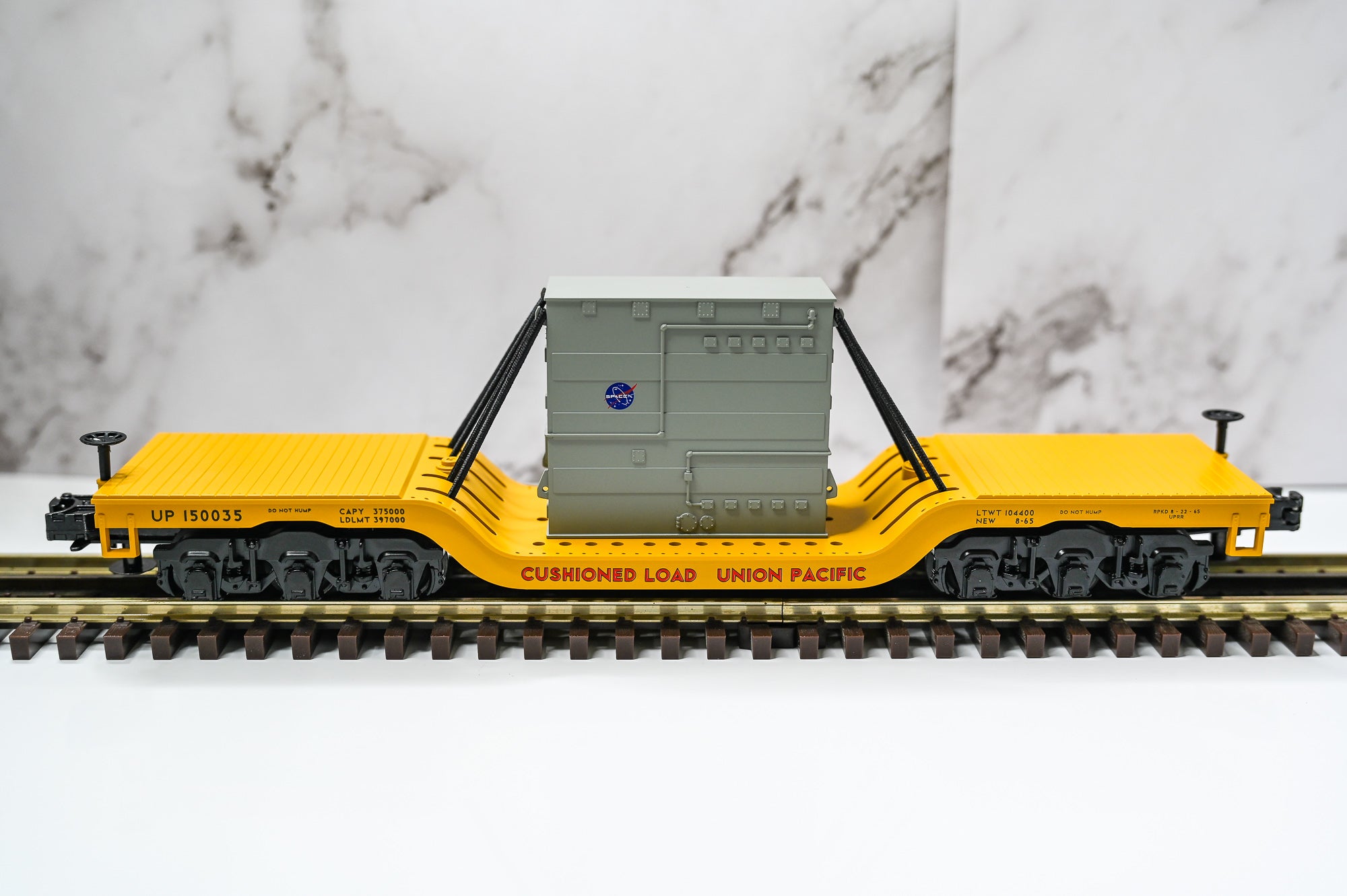 MTH RailKing Union Pacific Dep. Center Flat Car w/ Transformer Load | Rail King | O Scale