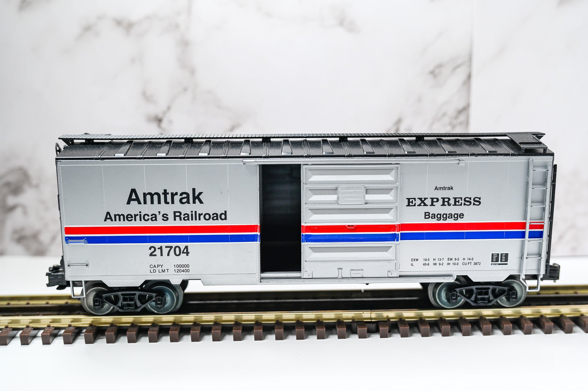 Weaver Amtrak Express Box Car | O Scale