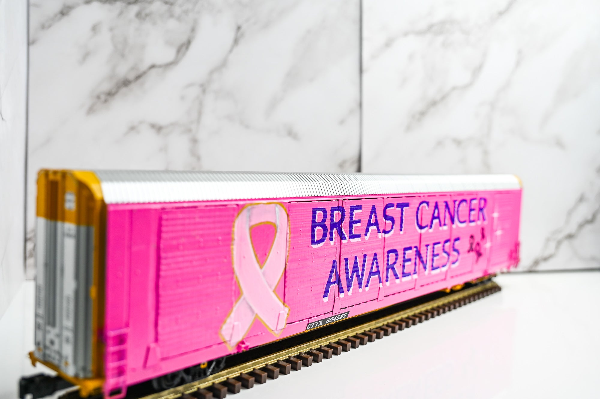 Custom Graffiti Atlas Gunderson Multi‑Max Auto Rack | BREAST CANCER AWARENESS | O Scale