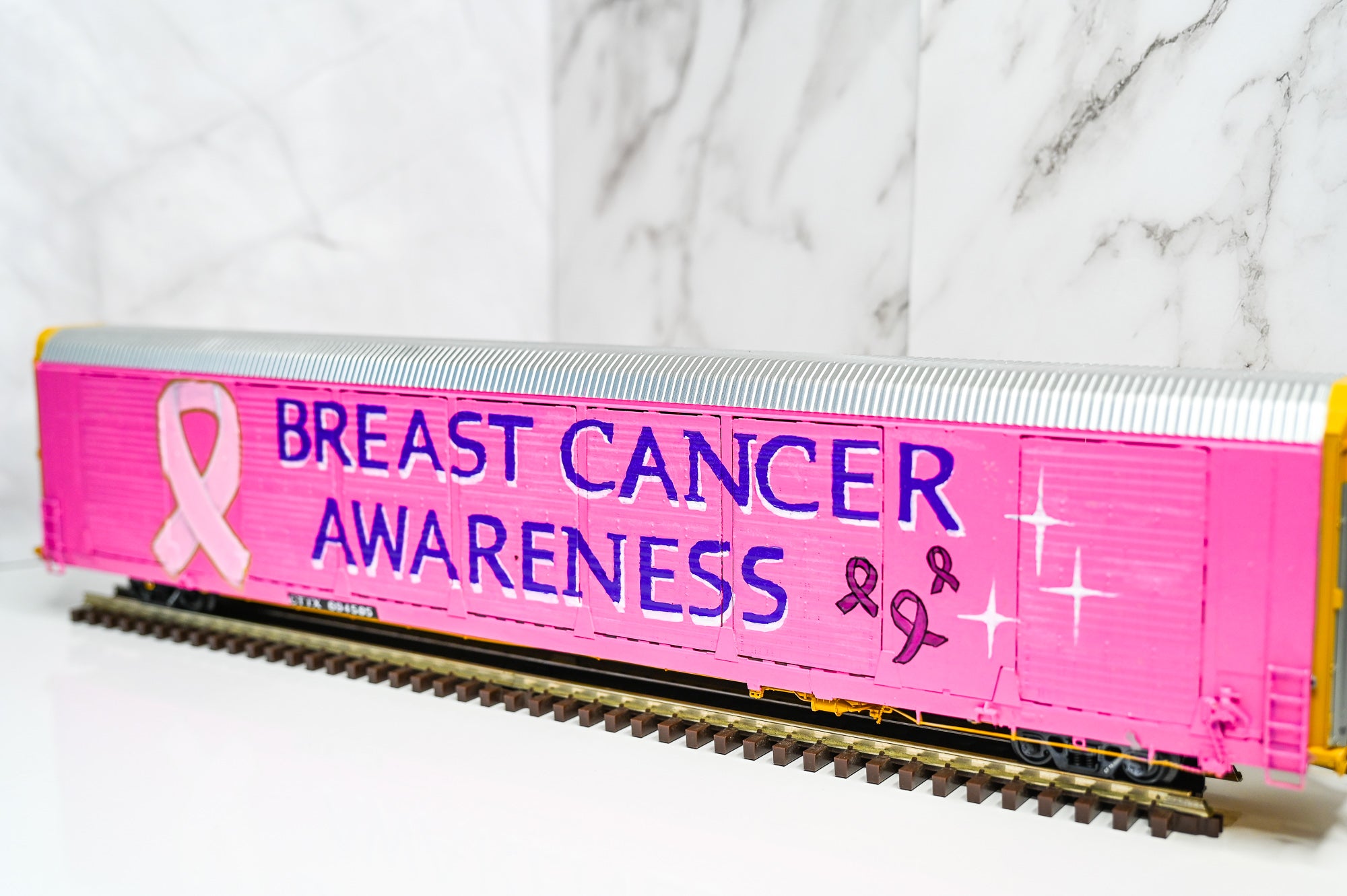 Custom Graffiti Atlas Gunderson Multi‑Max Auto Rack | BREAST CANCER AWARENESS | O Scale