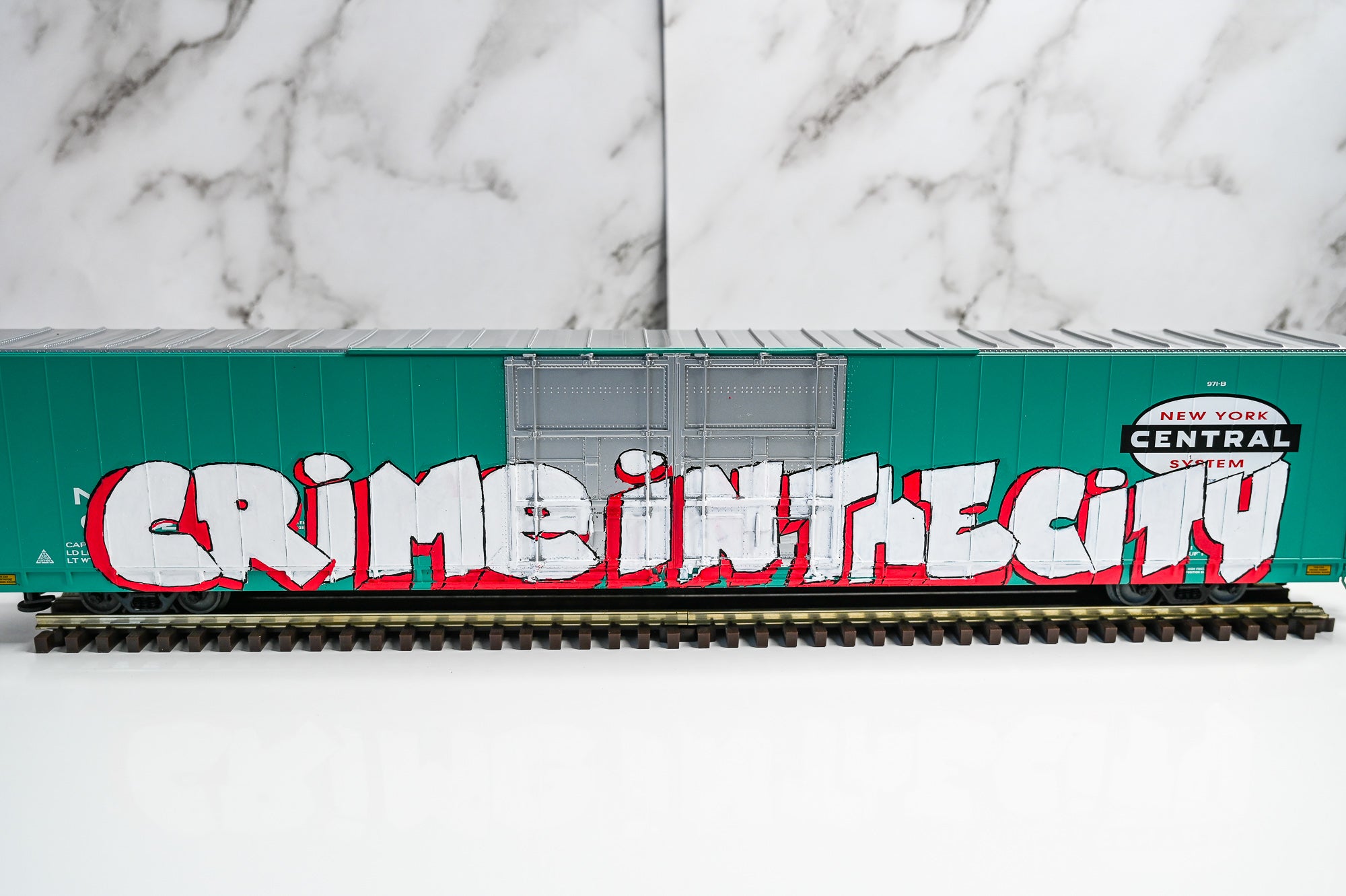 Custom Graffiti Lionel New York Central 86' Hi-Cube Boxcar #67282 | Scale Freight | O Scale