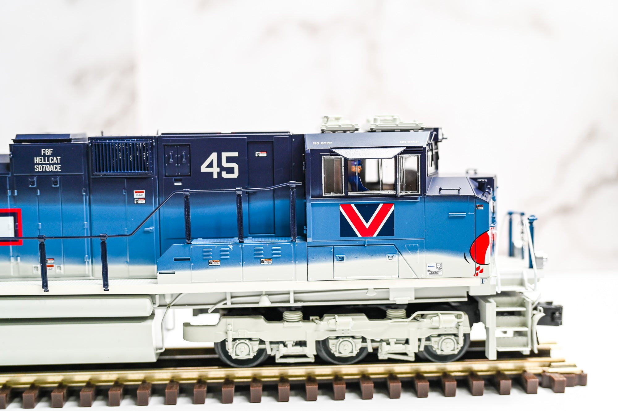 Lionel METCA F6F Hellcat Cat Mouth SD70ACe | Legacy | O Scale