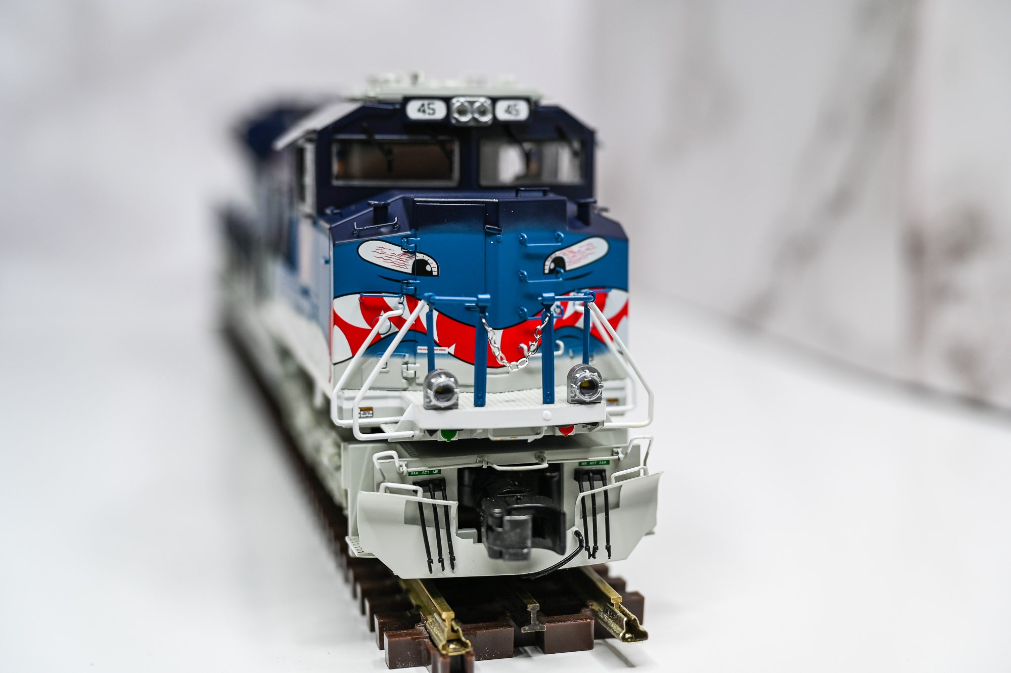 Lionel METCA F6F Hellcat Cat Mouth SD70ACe | Legacy | O Scale