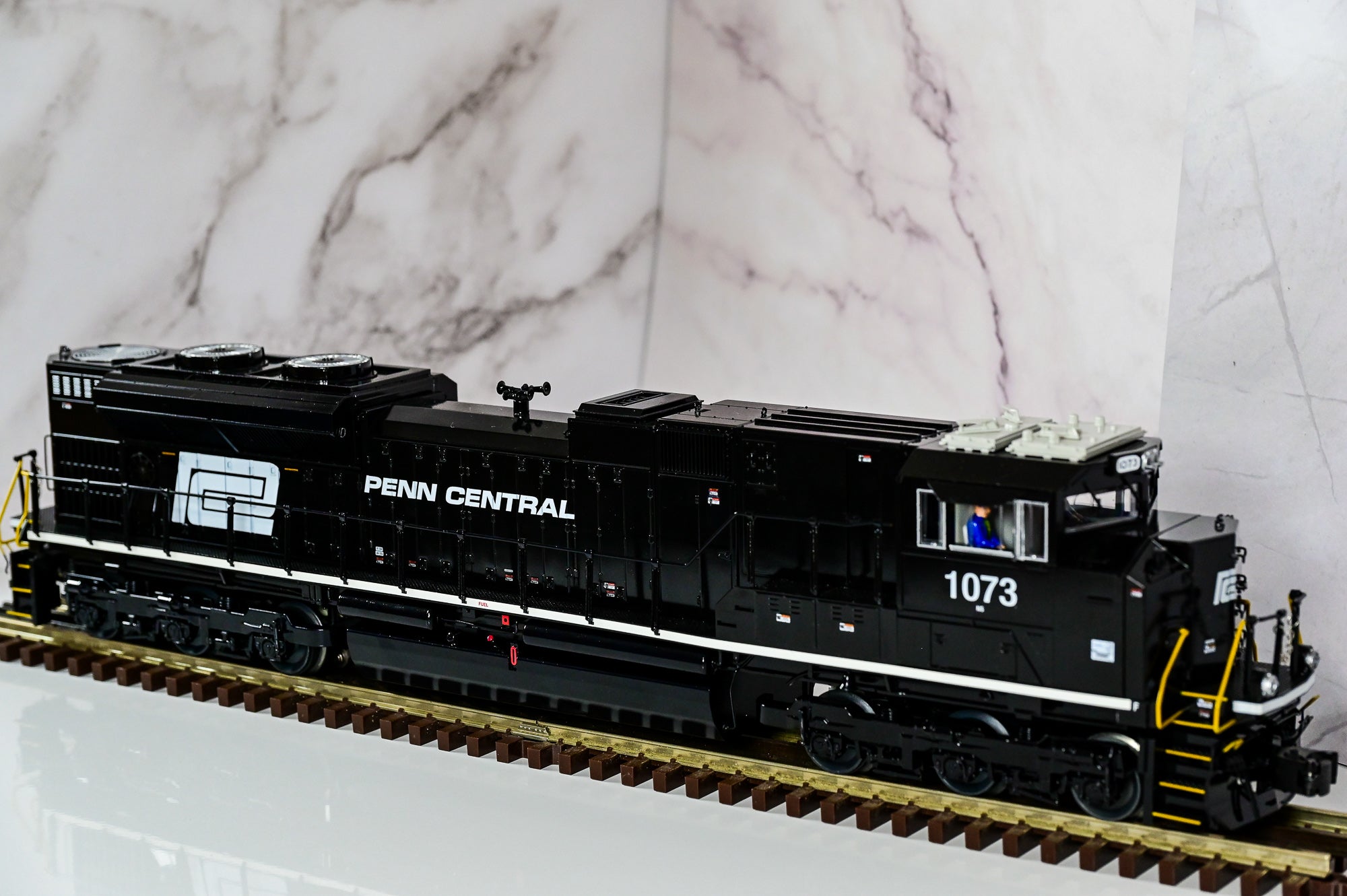 Lionel Penn Central SD70ACe Diesel Locomotive #1073 | Non-Powered | O Scale