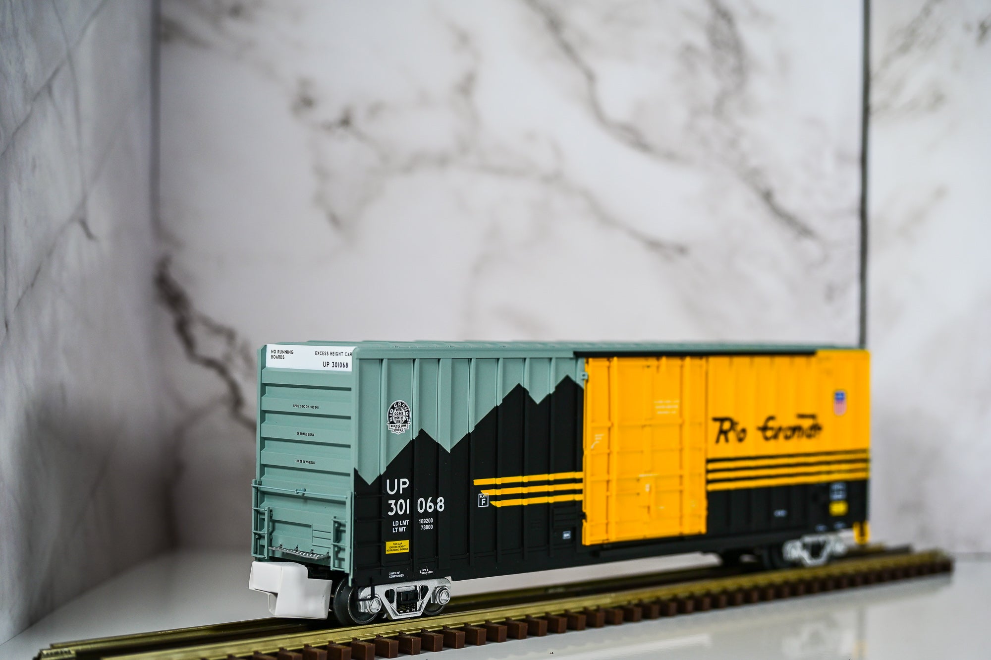 Atlas Denver & Rio Grande Gunderson High Cube Boxcar 4-Pack