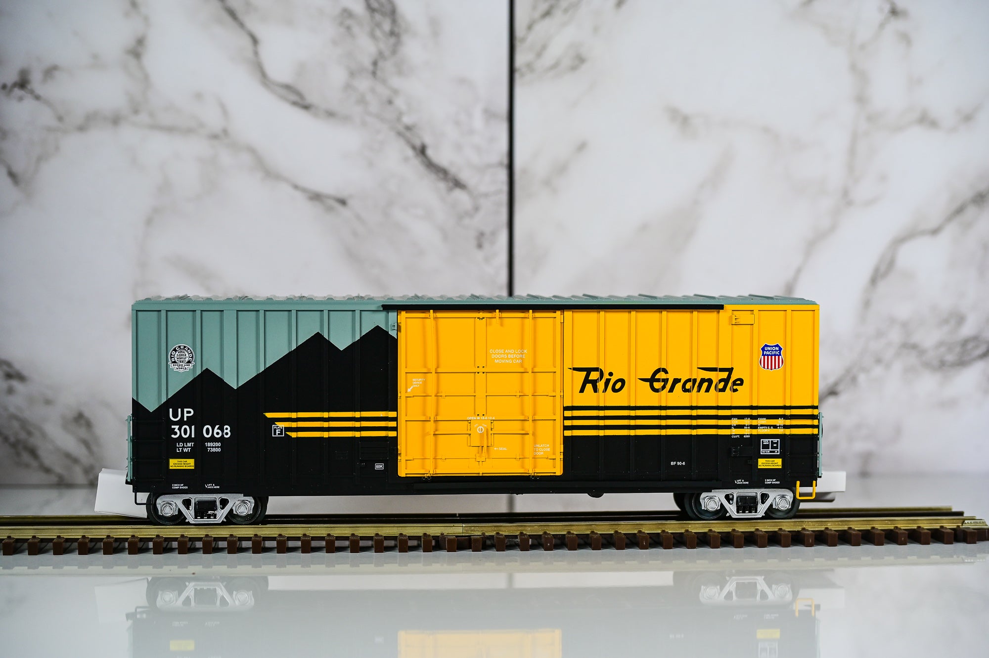 Atlas Denver & Rio Grande Gunderson High Cube Boxcar 4-Pack