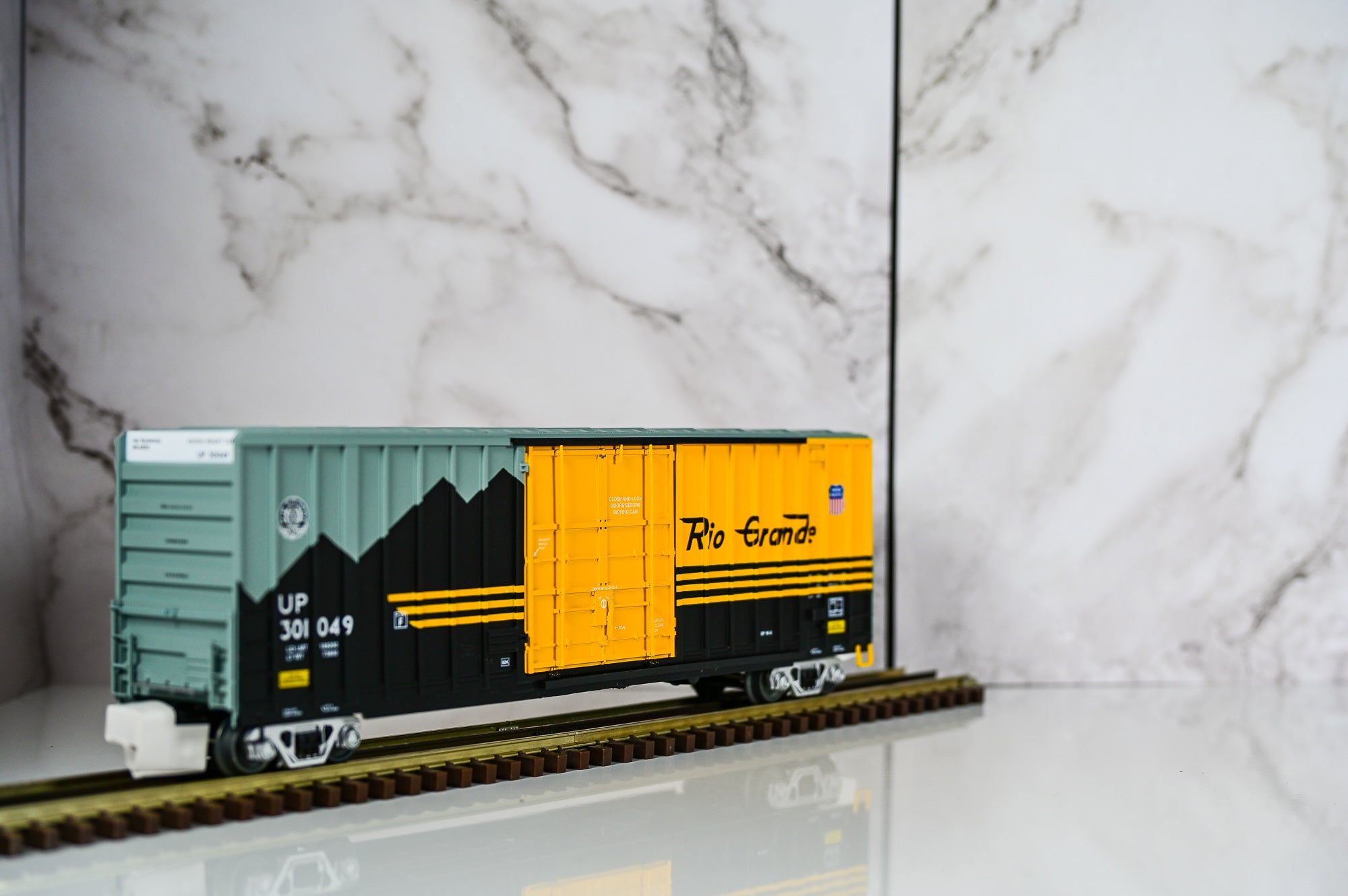 Atlas Denver & Rio Grande Gunderson High Cube Boxcar 4-Pack