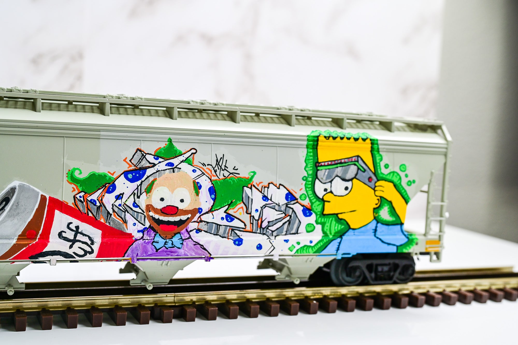 Custom Graffiti *2 Sides* Atlas Union Pacific 3-Bay Centerflow Hopper #496490 | Premier | O Scale