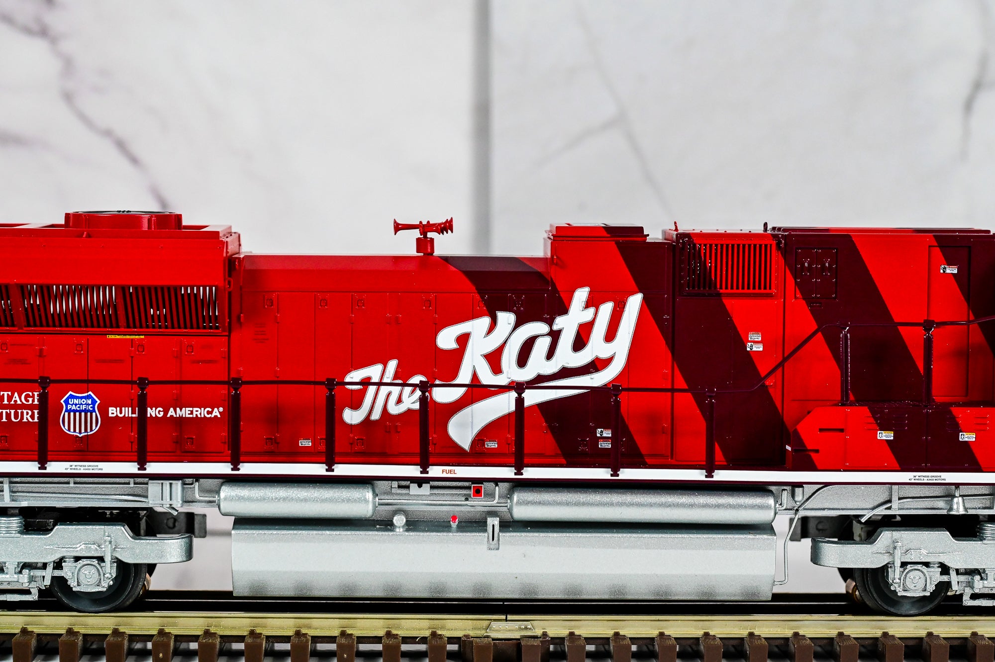 Union Pacific M-K-T Heritage SD70ACe #1988 | LEGACY | O Scale