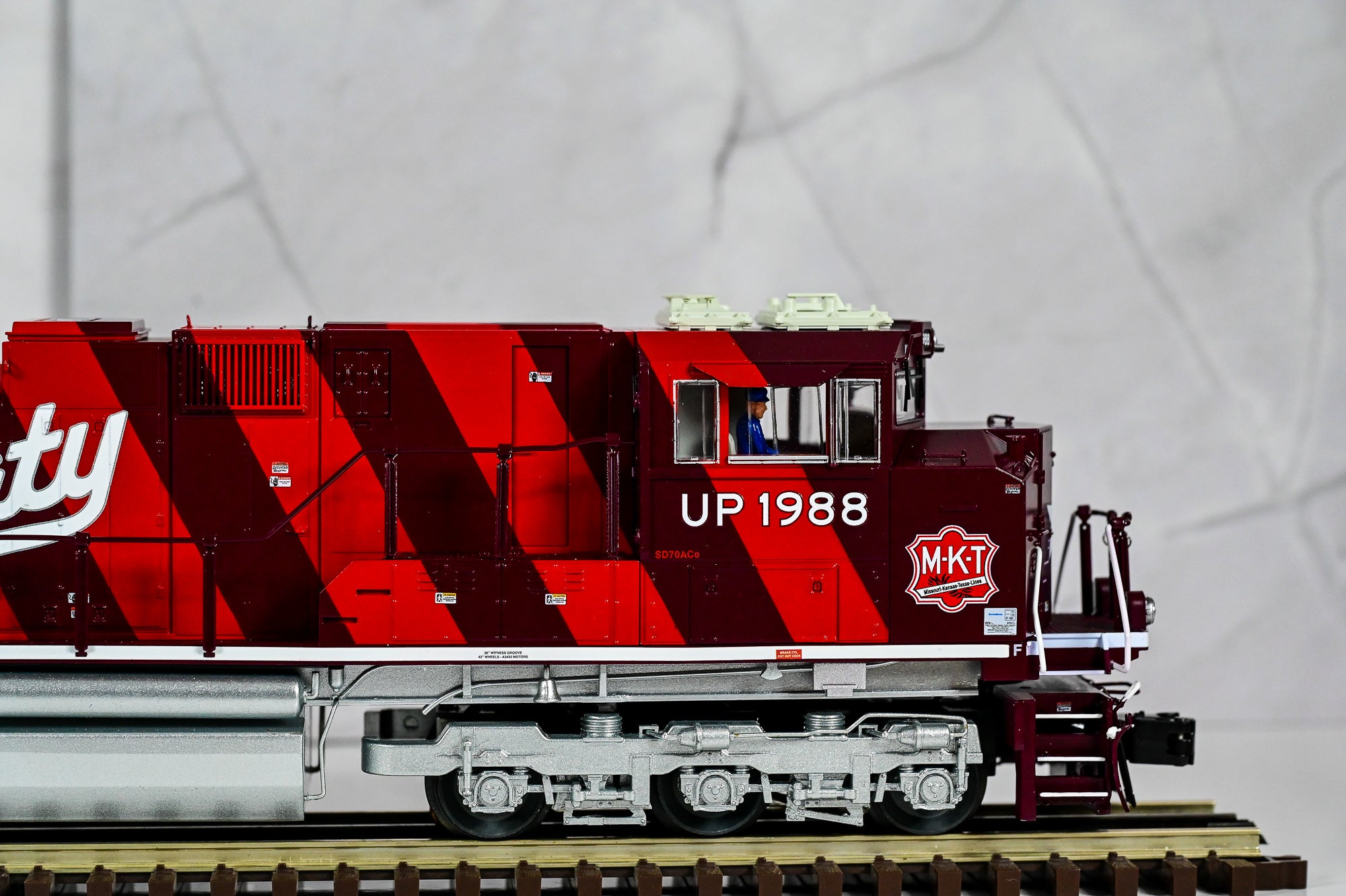 Union Pacific M-K-T Heritage SD70ACe #1988 | LEGACY | O Scale