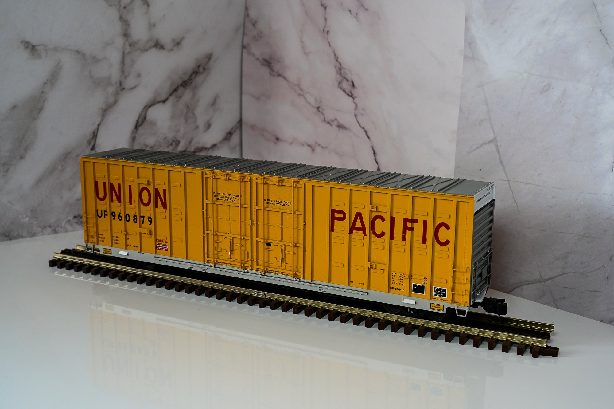 Atlas Union Pacific Berwick 60β Hy-Cube Box Car #960879 | Premier | O Scale